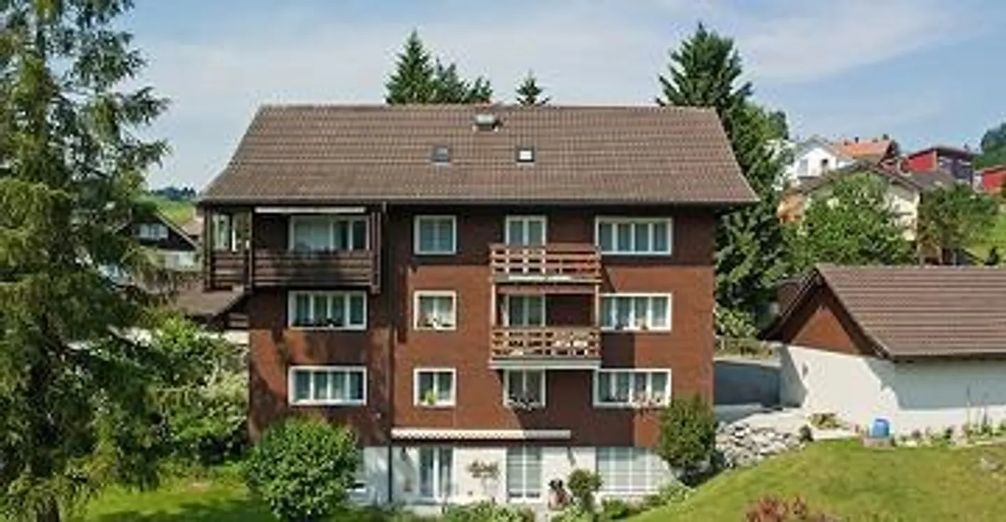Grosse 1,5-Zimmer-Dachwohnung mit Balkon - Foto 1 von 9