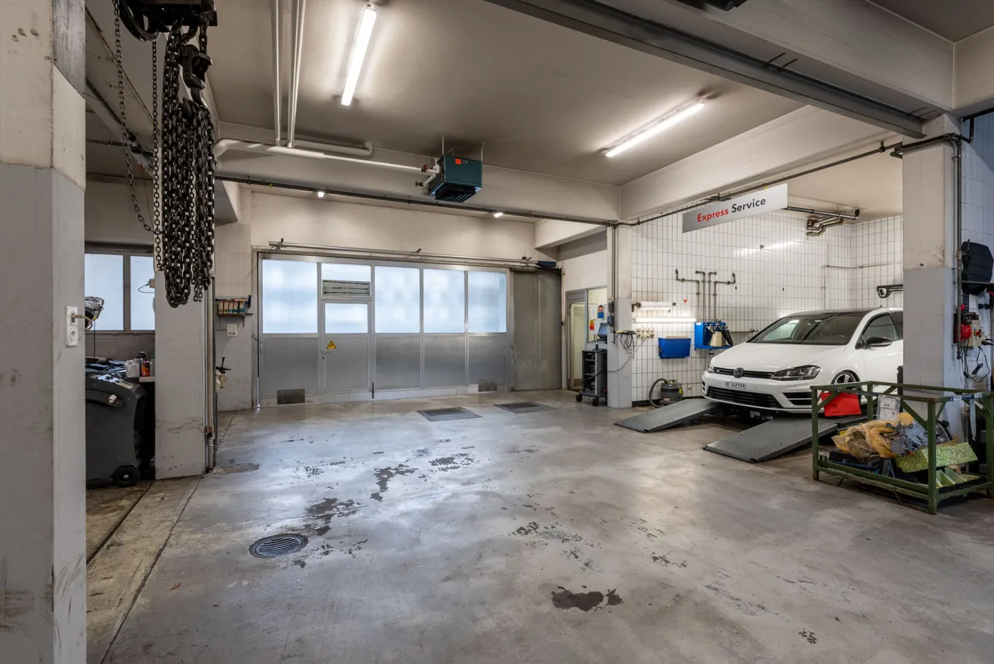Proprietà commerciale con garage in una posizione privilegiata a Berna - utilizzo versatile e perfettamente sviluppato - Foto 6 di 13