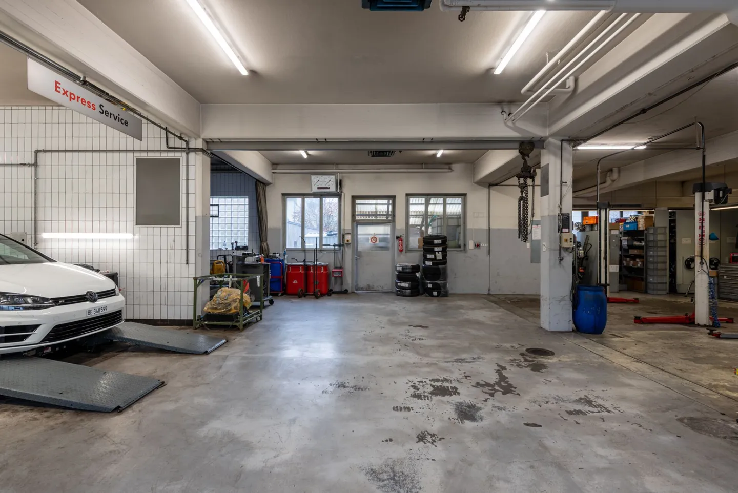 Proprietà commerciale con garage in una posizione privilegiata a Berna - utilizzo versatile e perfettamente sviluppato - Foto 8 di 13