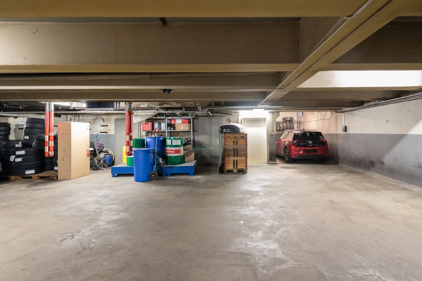Proprietà commerciale con garage in una posizione privilegiata a Berna - utilizzo versatile e perfettamente sviluppato - Foto 11 di 13