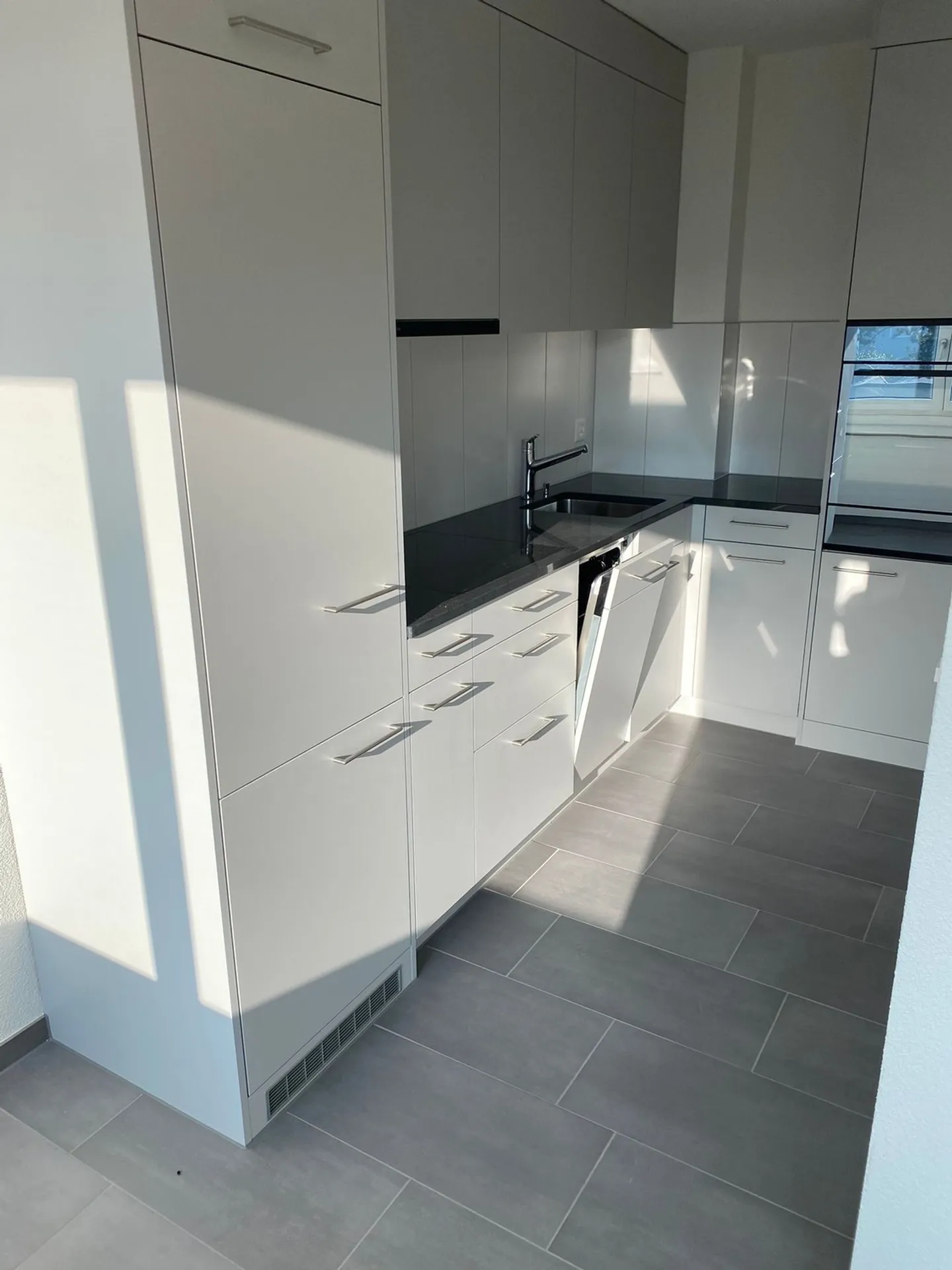 Attraktive 2.5-Zimmerwohnung in Höri - Foto 2 von 6