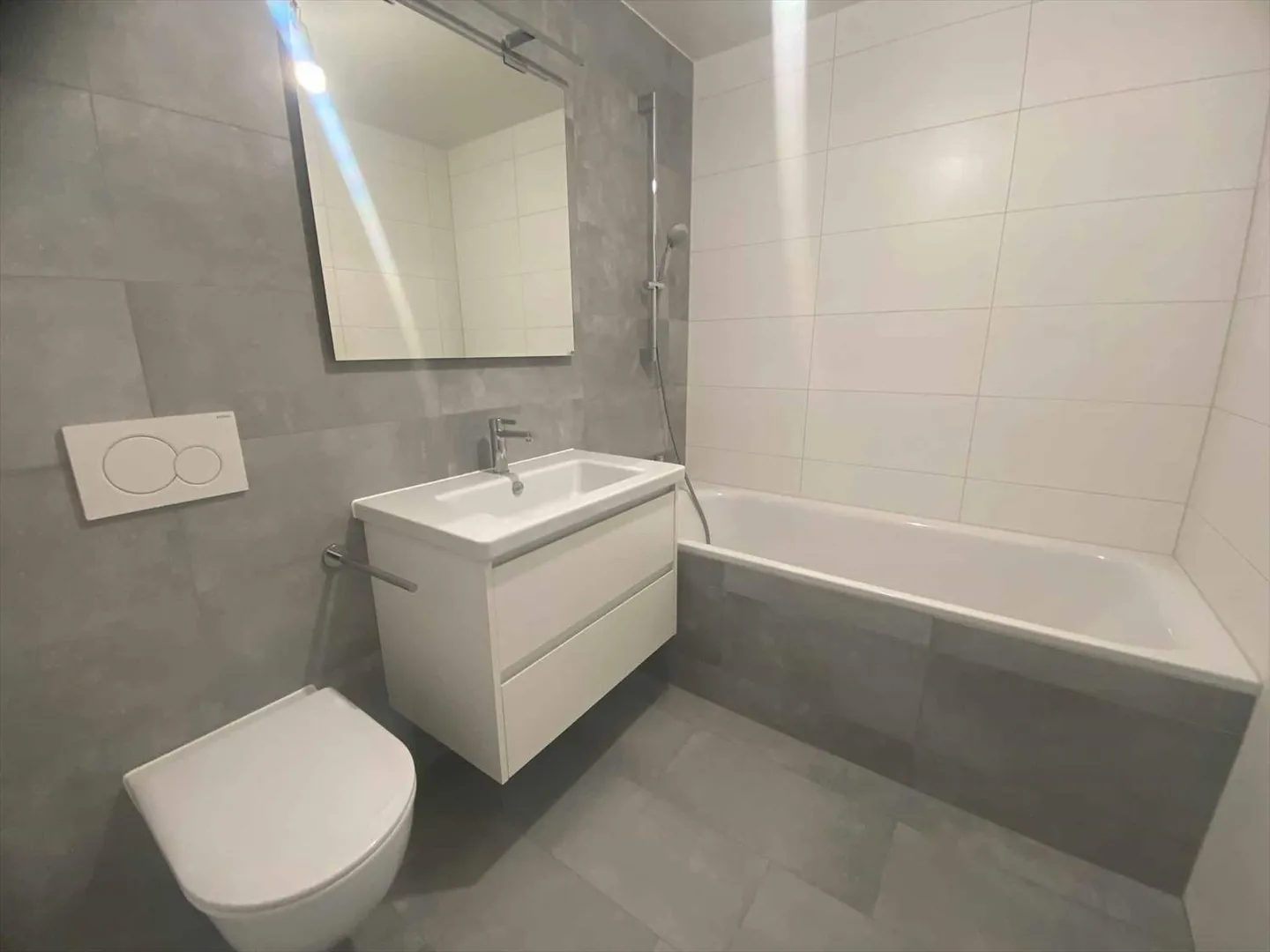 Total renovation, beautiful new apartment located on the upper ground floor. - Photo 6 of 10