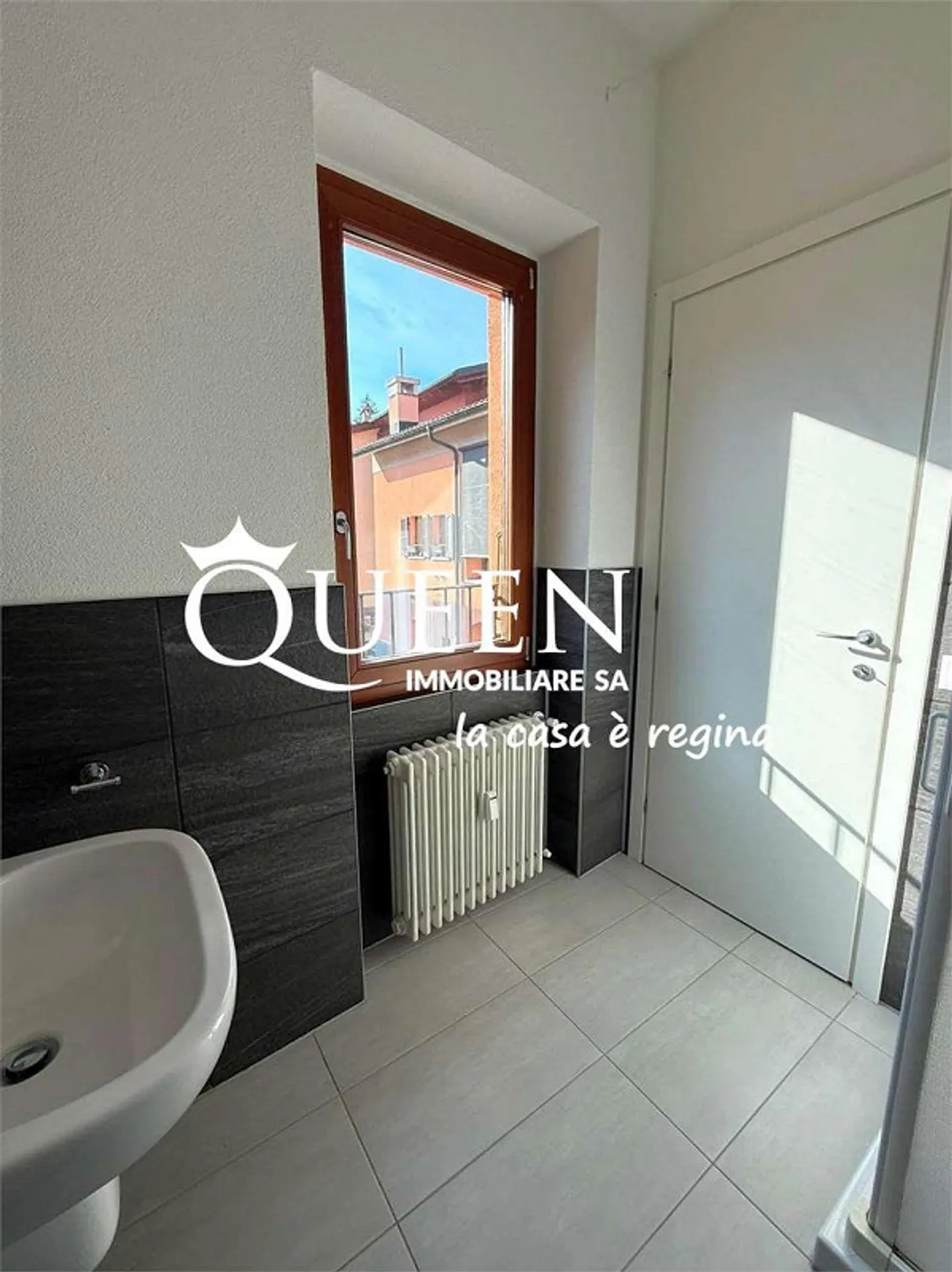 Stabio: helles 2,5-Zimmer-Apartment in einem charakteristischen Innenhof - Foto 5 von 8
