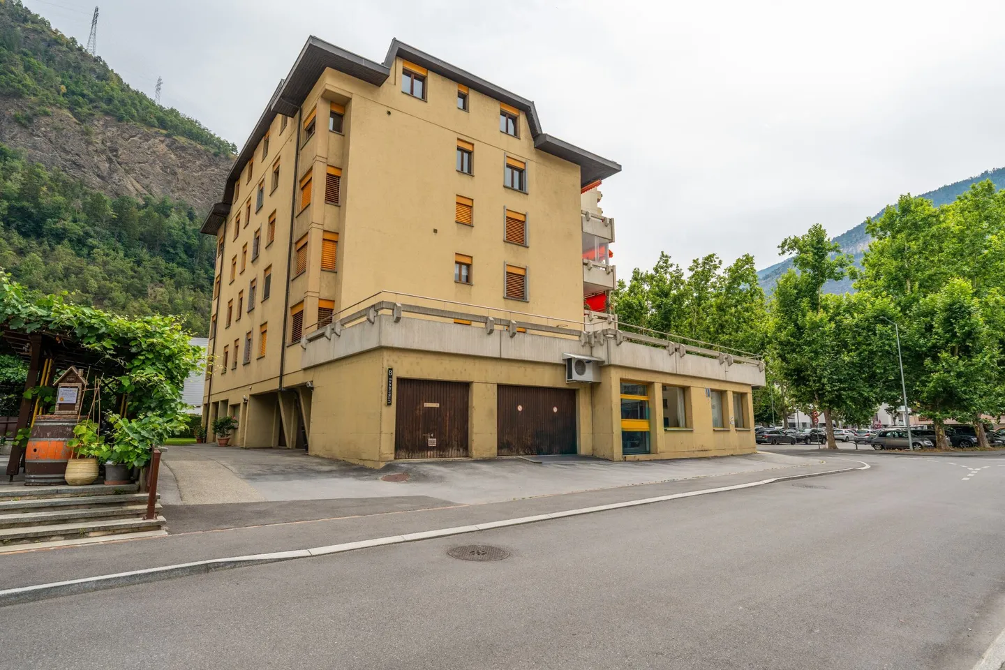 170 m² living experience with character and Valais mountain panorama - Photo 13 of 13
