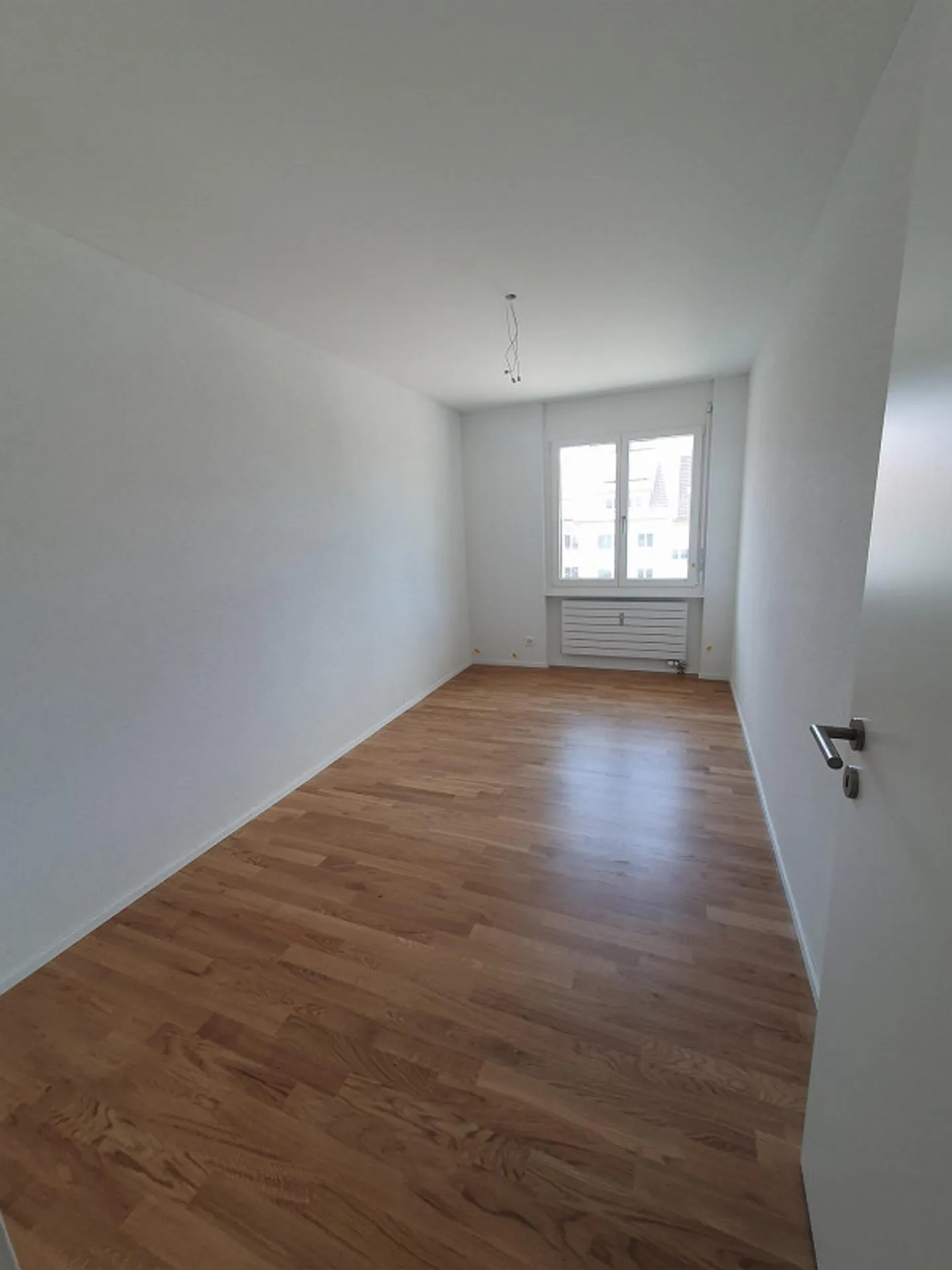 Room in bright 5.5 room apartment - Photo 1 of 8