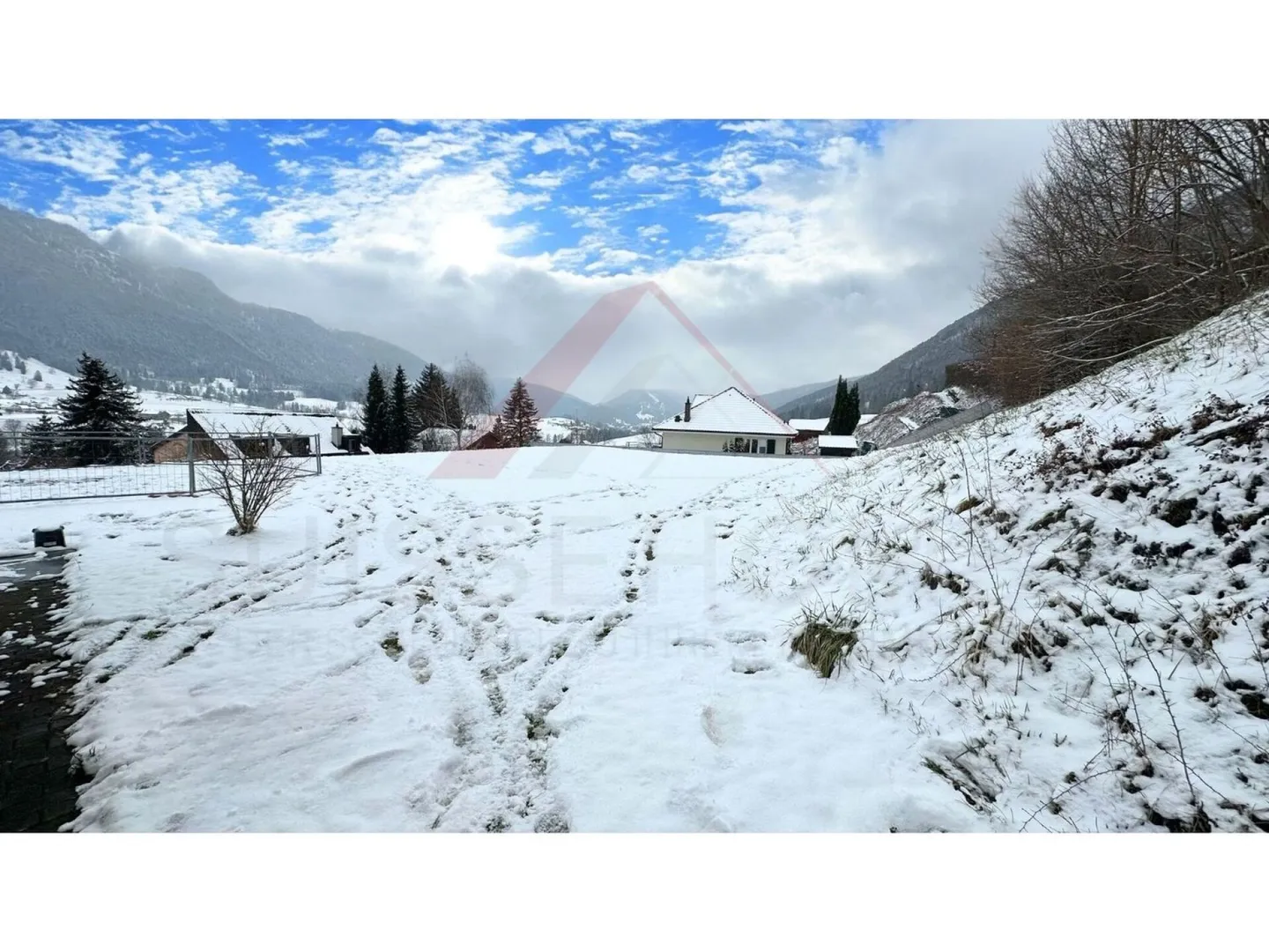 Terreno edificabile di 900 m² - soleggiato tutto il giorno in un contesto tranquillo - Foto 1 di 3