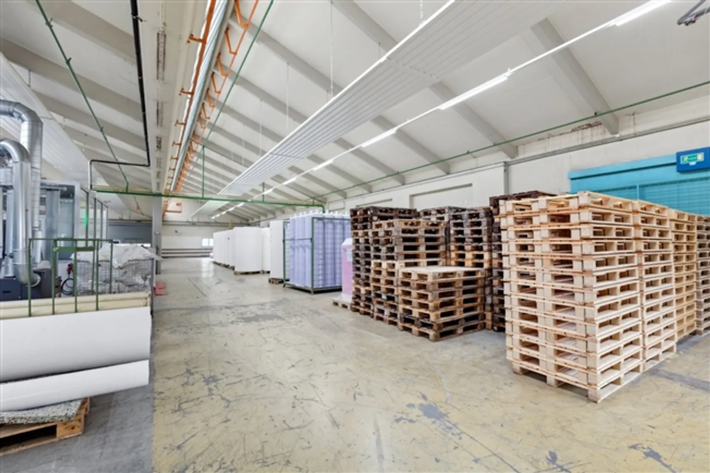 Industrial Hall for Rent in Näfels - Photo 1 of 12