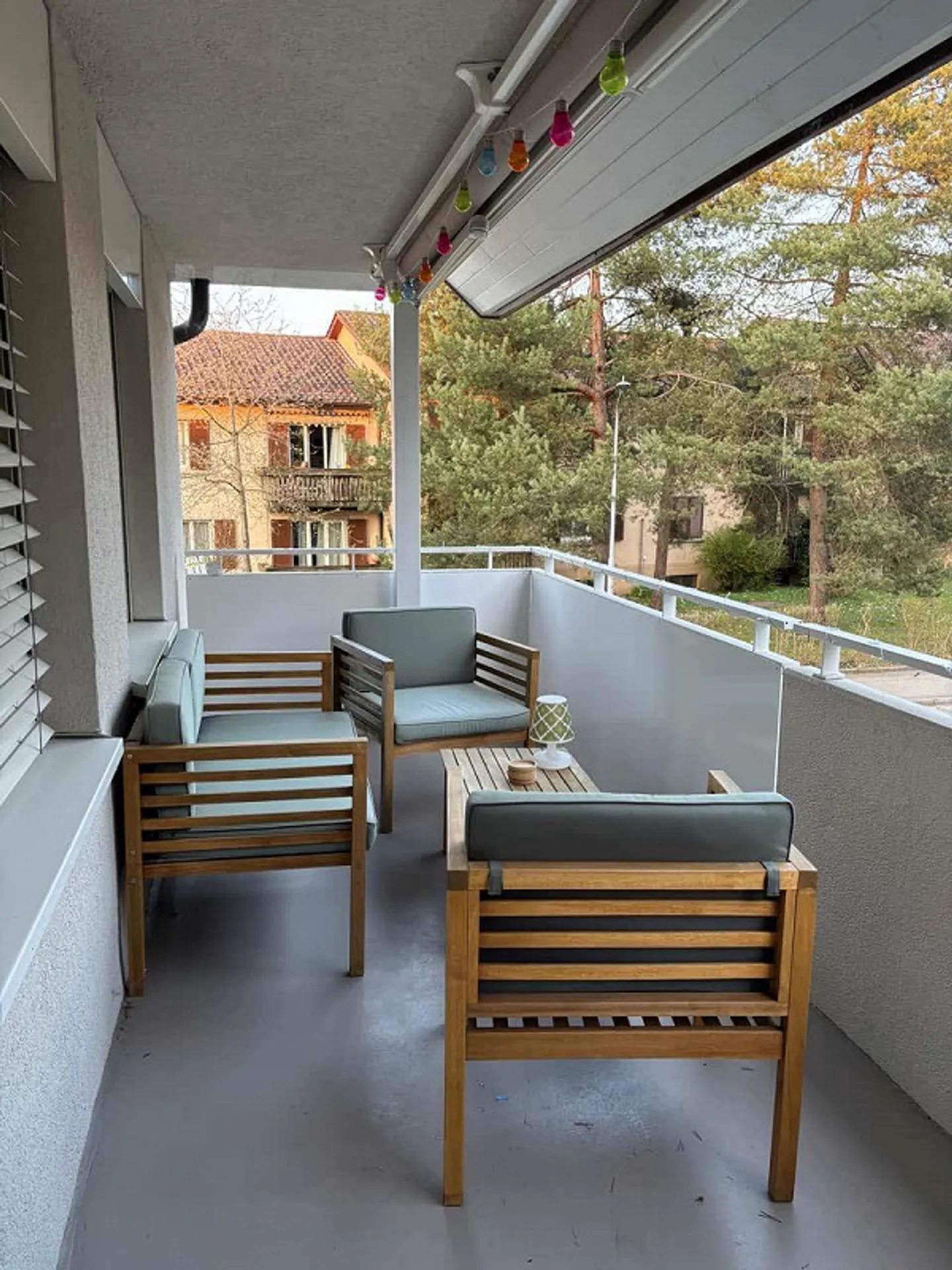 Room in bright 5.5 room apartment - Photo 3 of 8