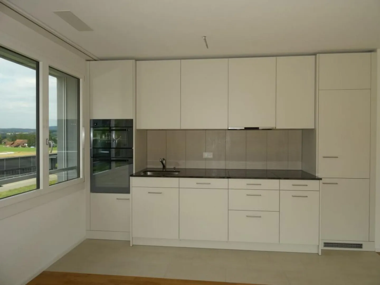 Appartamento attico soleggiato con grande terrazza - Foto 3 di 5