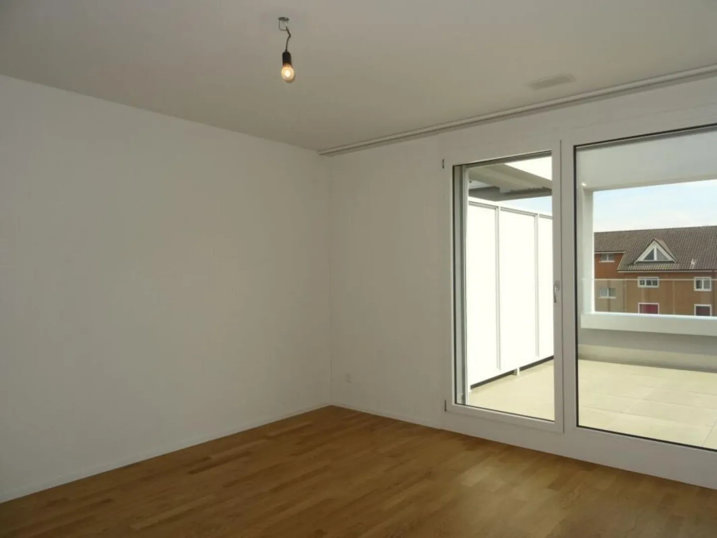 Appartamento attico soleggiato con grande terrazza - Foto 4 di 5