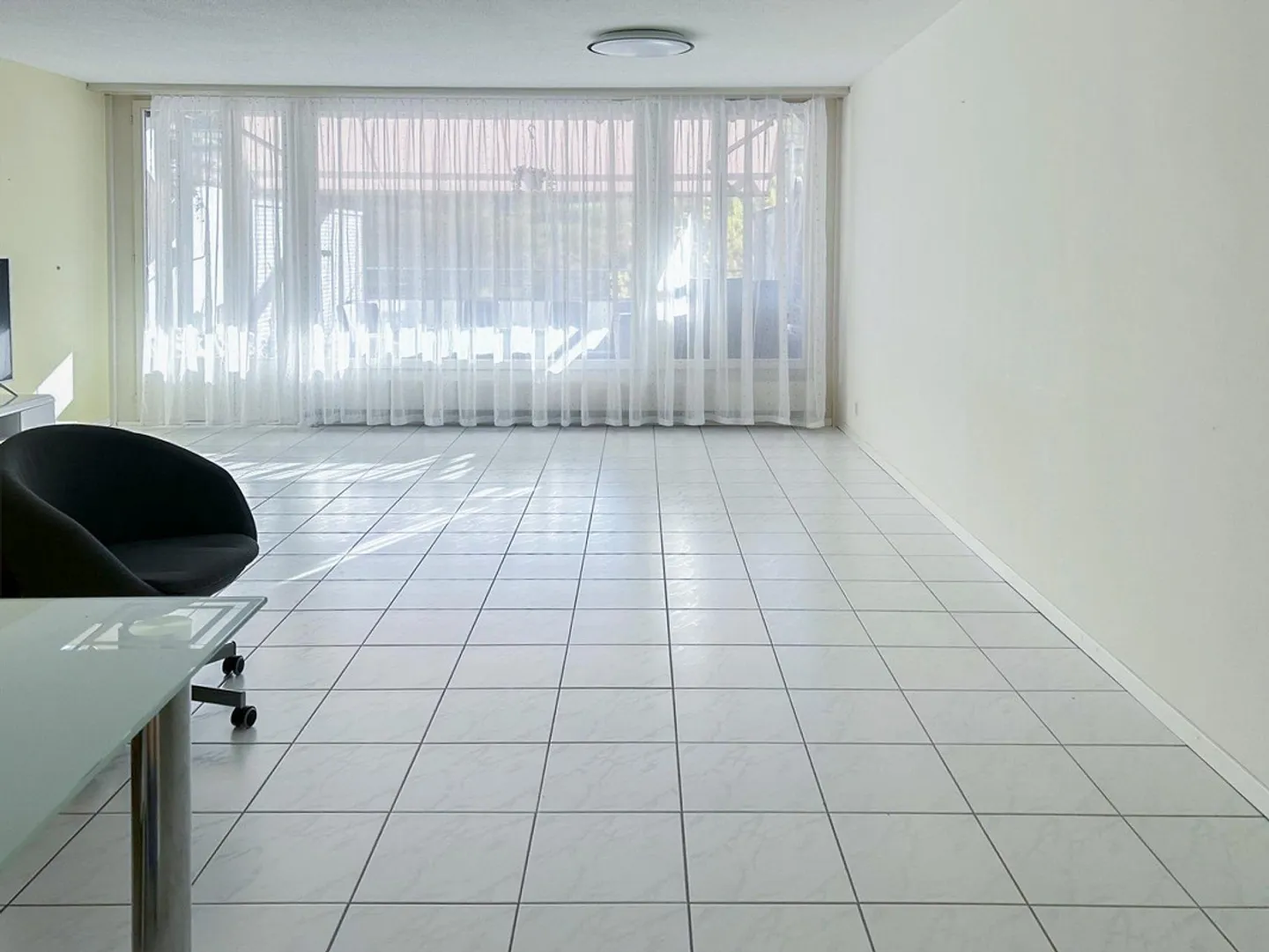 Appartement en duplex dans le quartier populaire de Ruopigen ! - Photo 3 sur 8