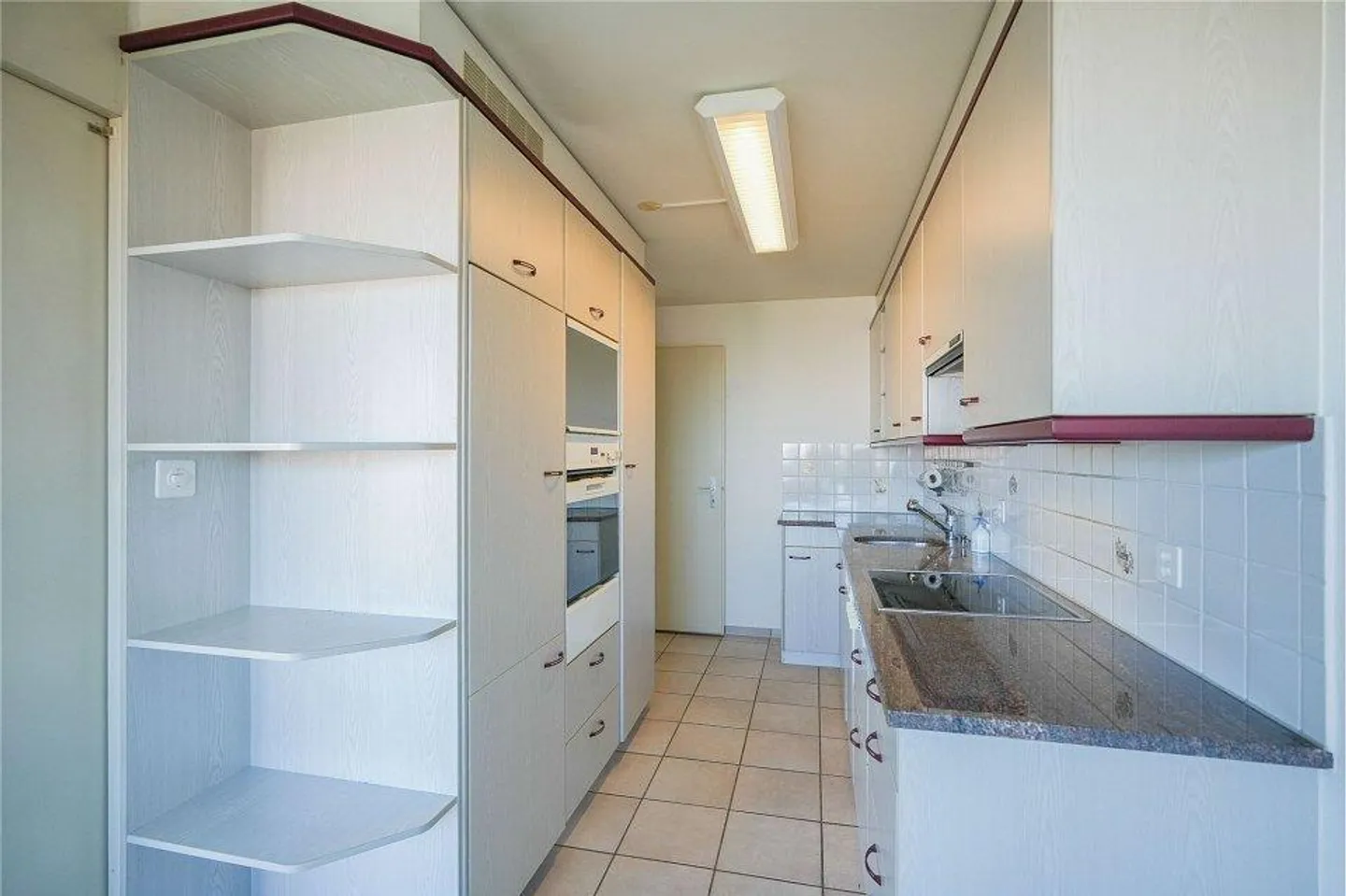 Proche de la ville et bien desservi par les transports en commun - Photo 4 sur 13