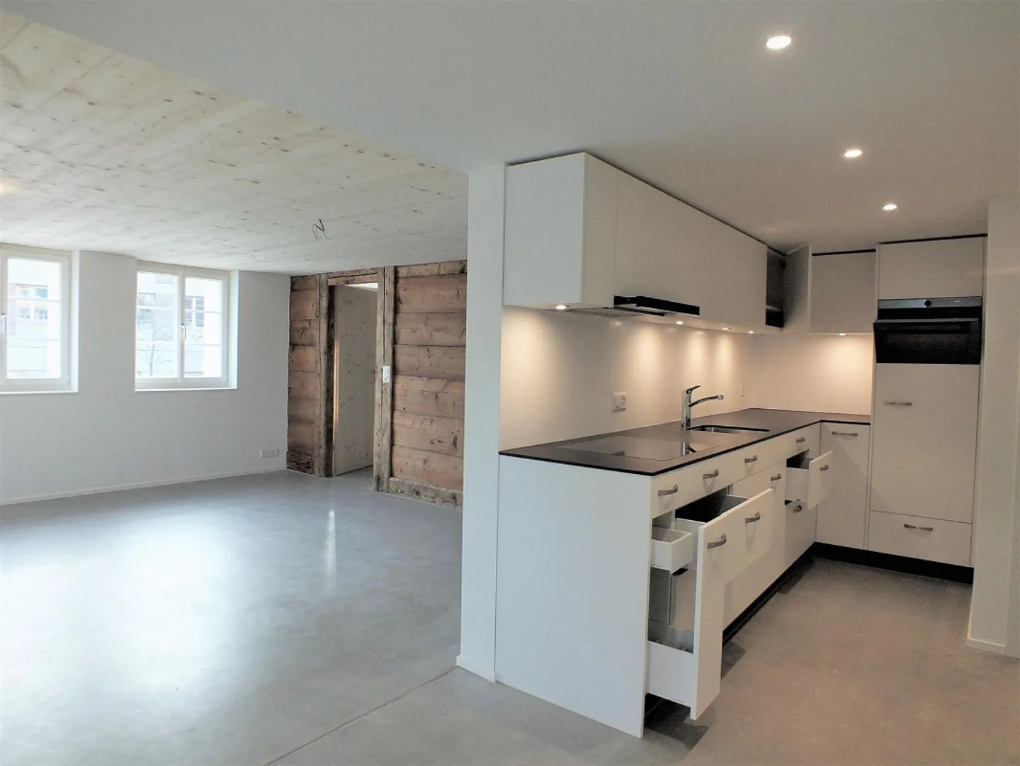 2 Room Apartment - Photo 2 of 7