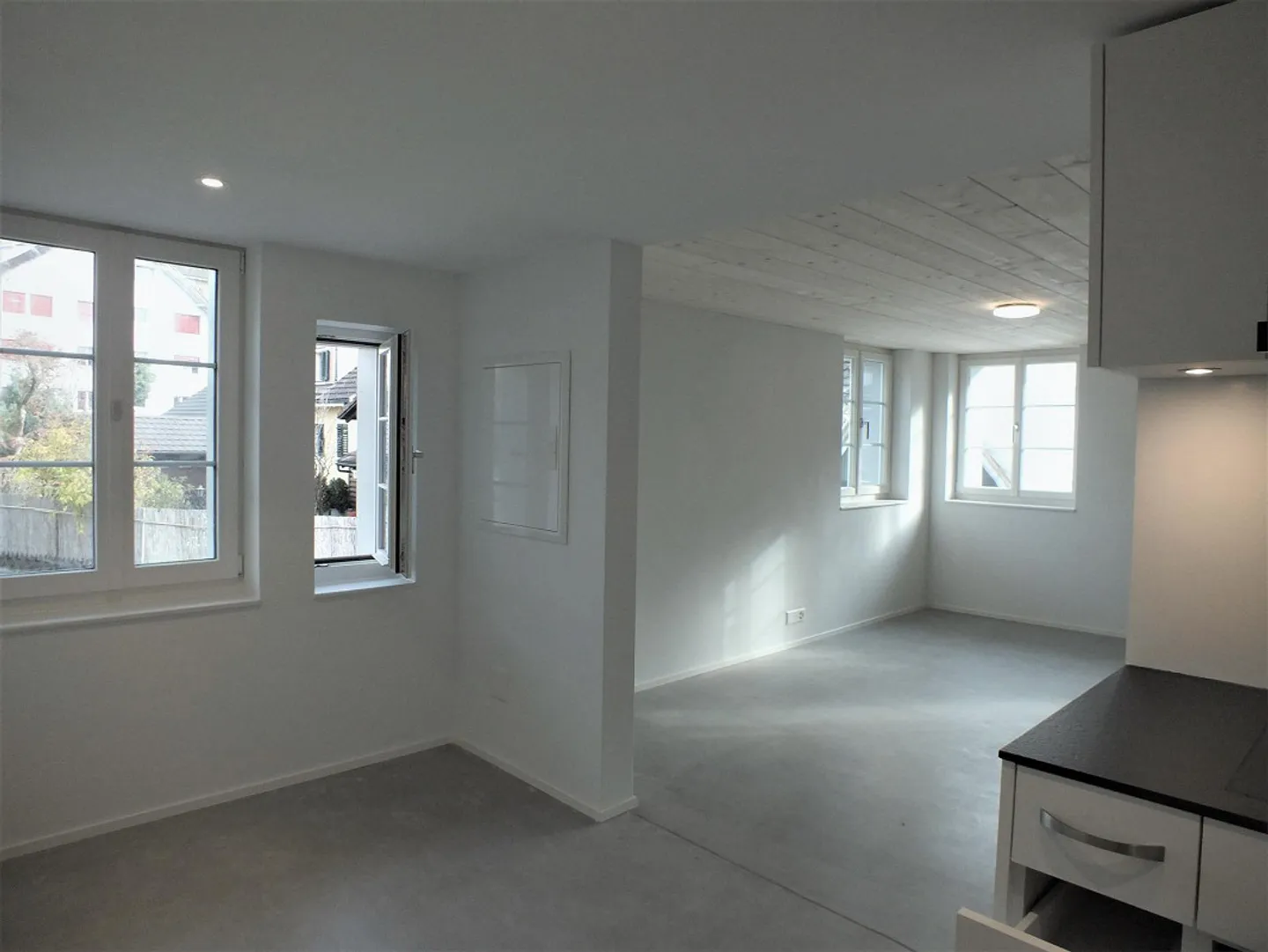 2 Room Apartment - Photo 3 of 7