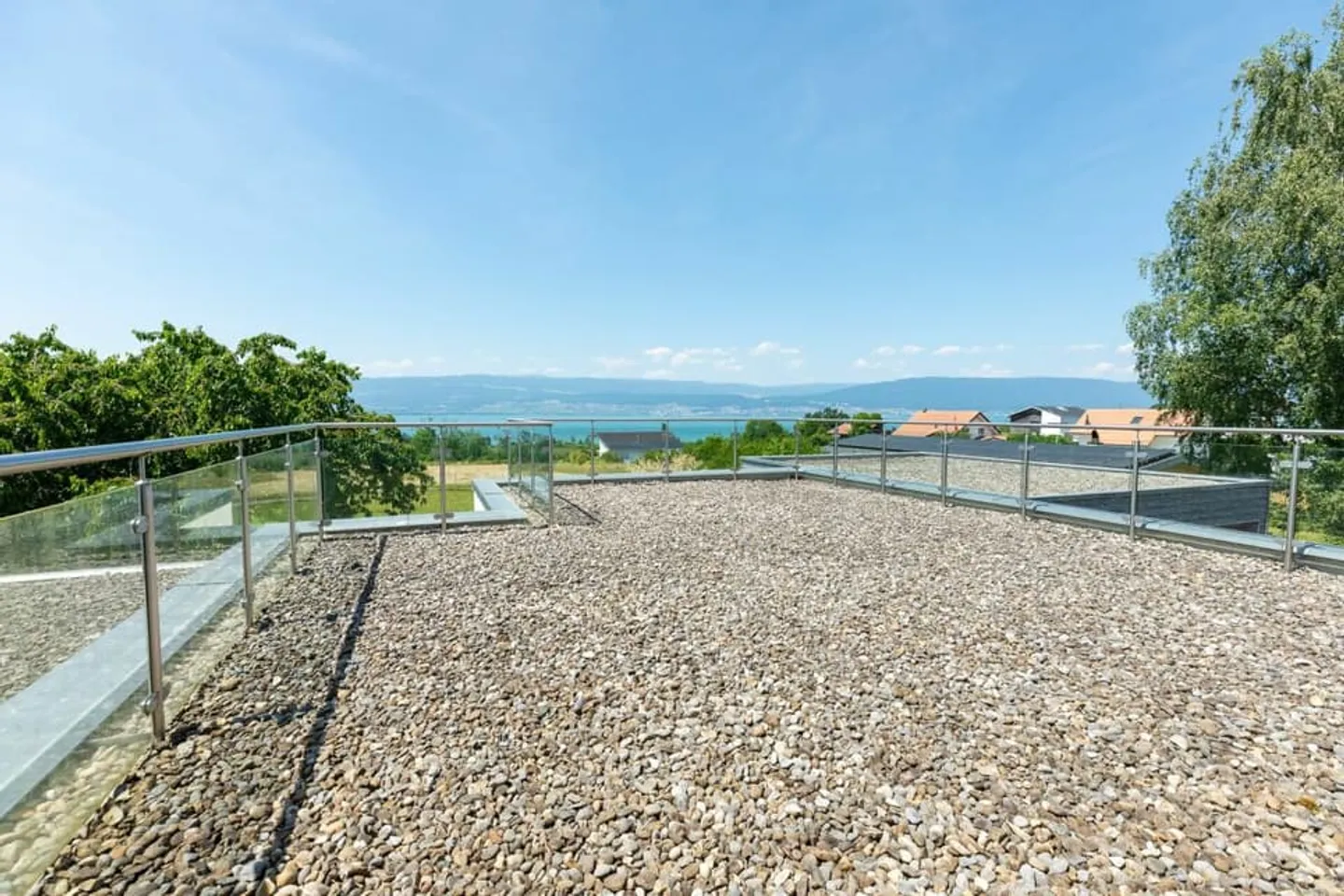 Spacieuse villa individuelle - vue imprenable et garantie sur le lac de Neuchâte - Photo 11 sur 13
