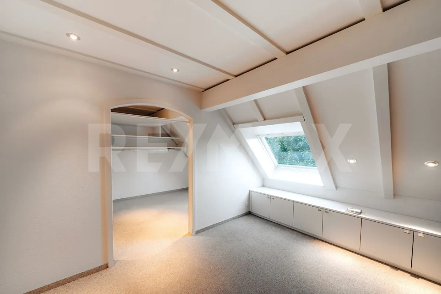 Charming 5.5-room semi-detached house in a quiet location in Dällikon - Photo 12 of 13