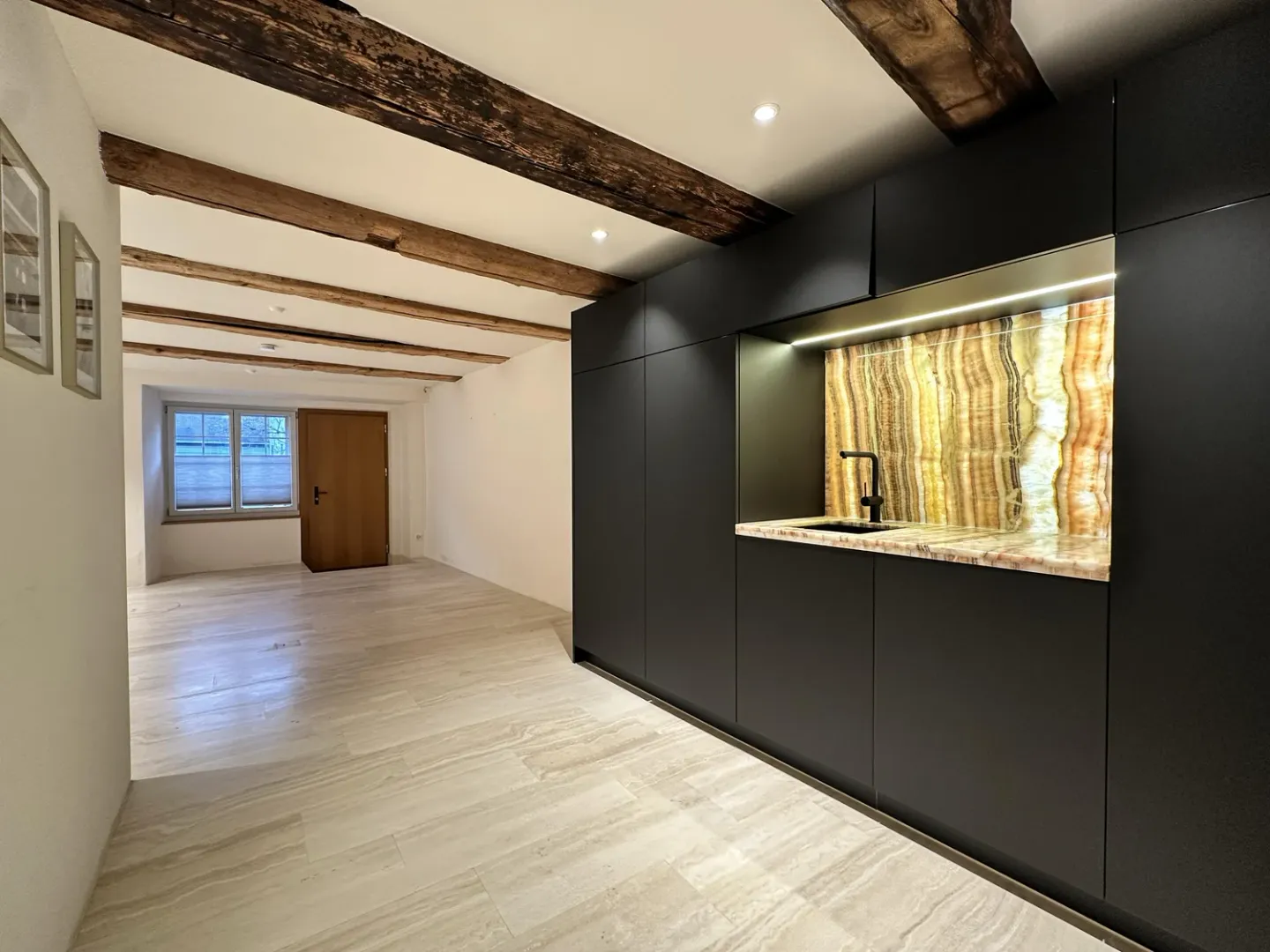 Unique commercial spaces with vaulted cellar in the old town - Store, Office, Café - Photo 6 of 12