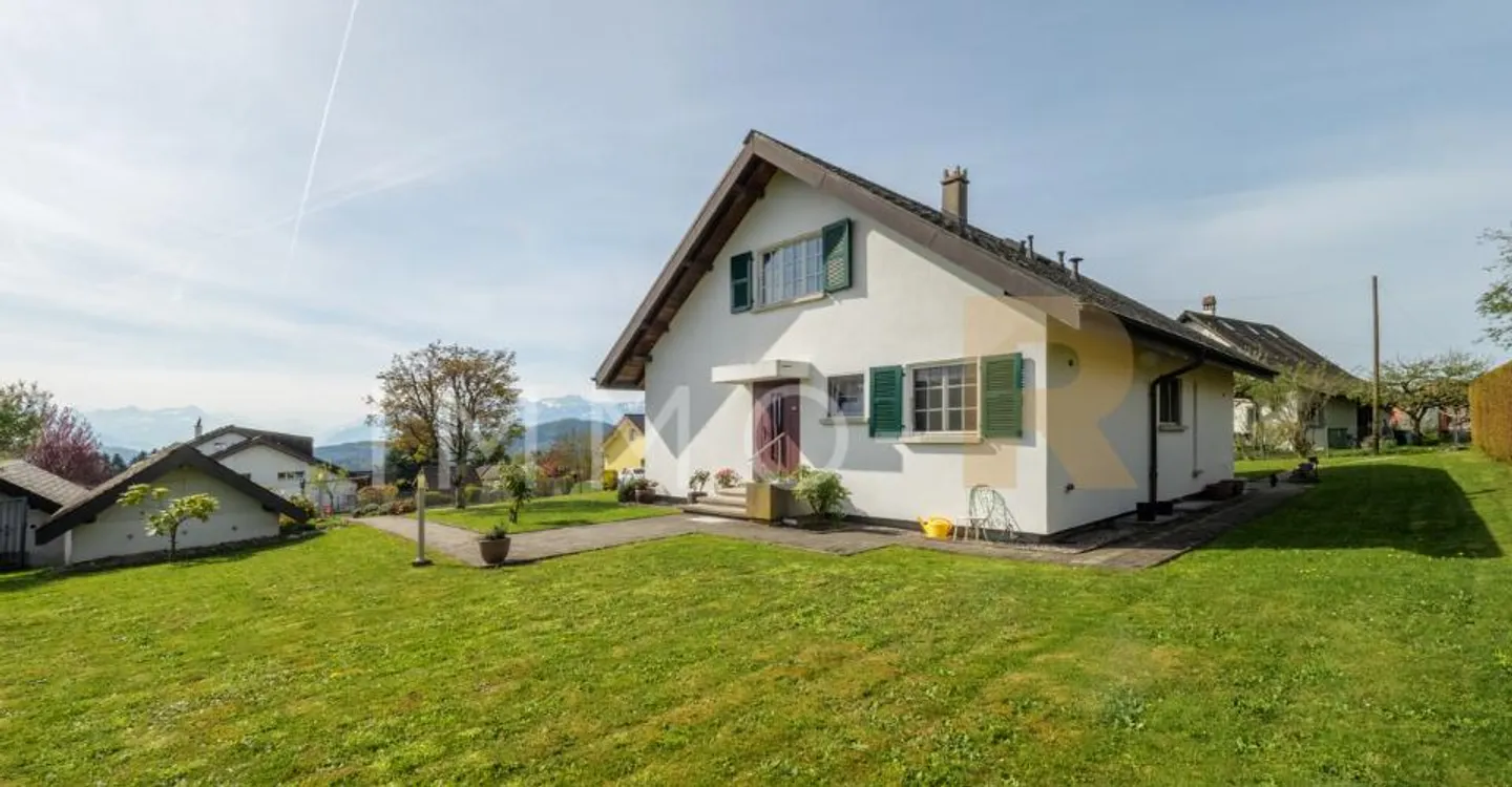Detached house with a view of the Alps on a plot of 800 m² - Photo 1 of 11