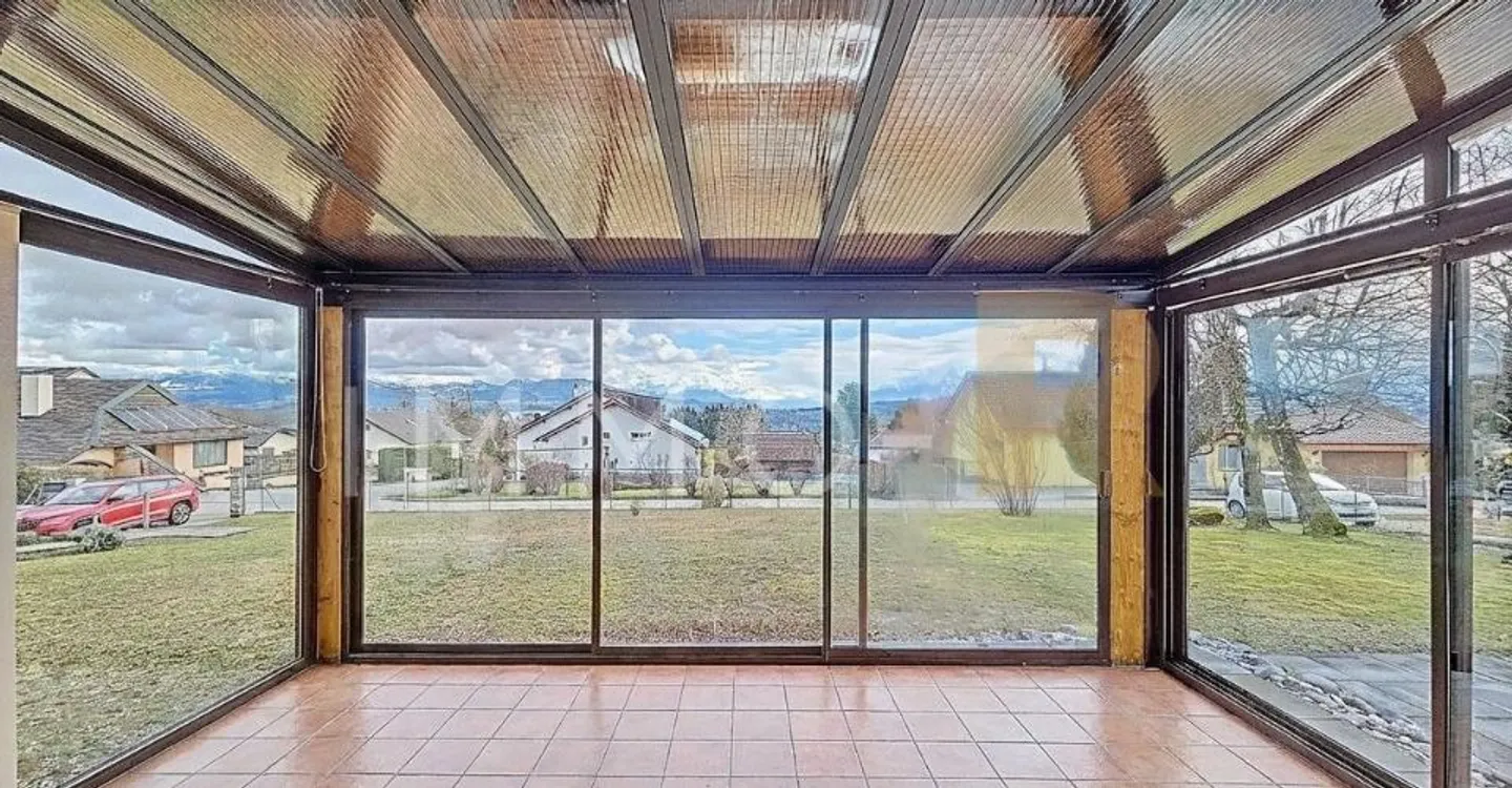 Detached house with a view of the Alps on a plot of 800 m² - Photo 9 of 11