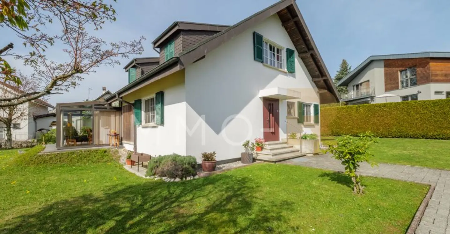 Detached house with a view of the Alps on a plot of 800 m² - Photo 4 of 11
