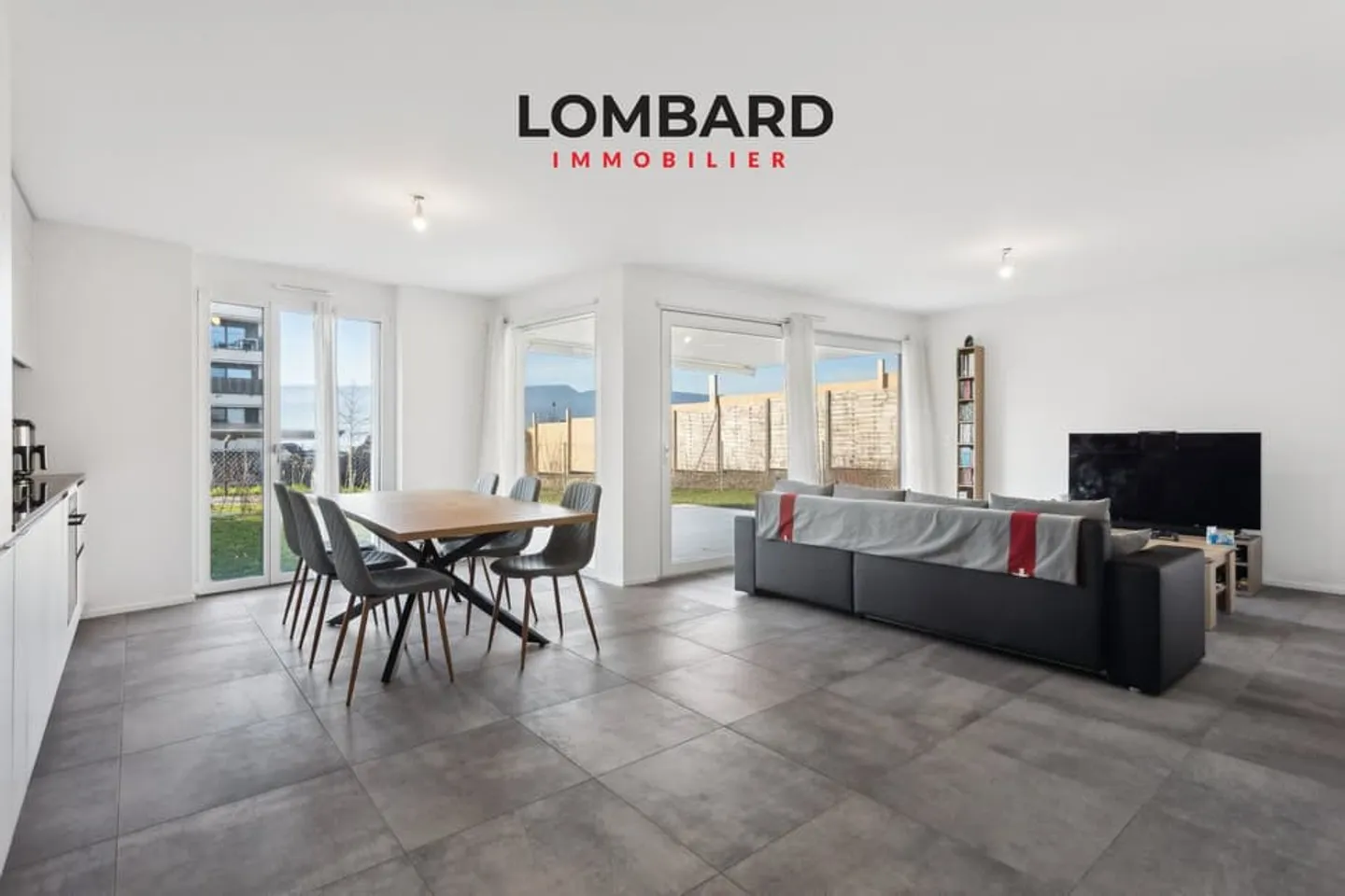 Appartement de 2.5 pièces avec grand jardin - Photo 2 sur 6