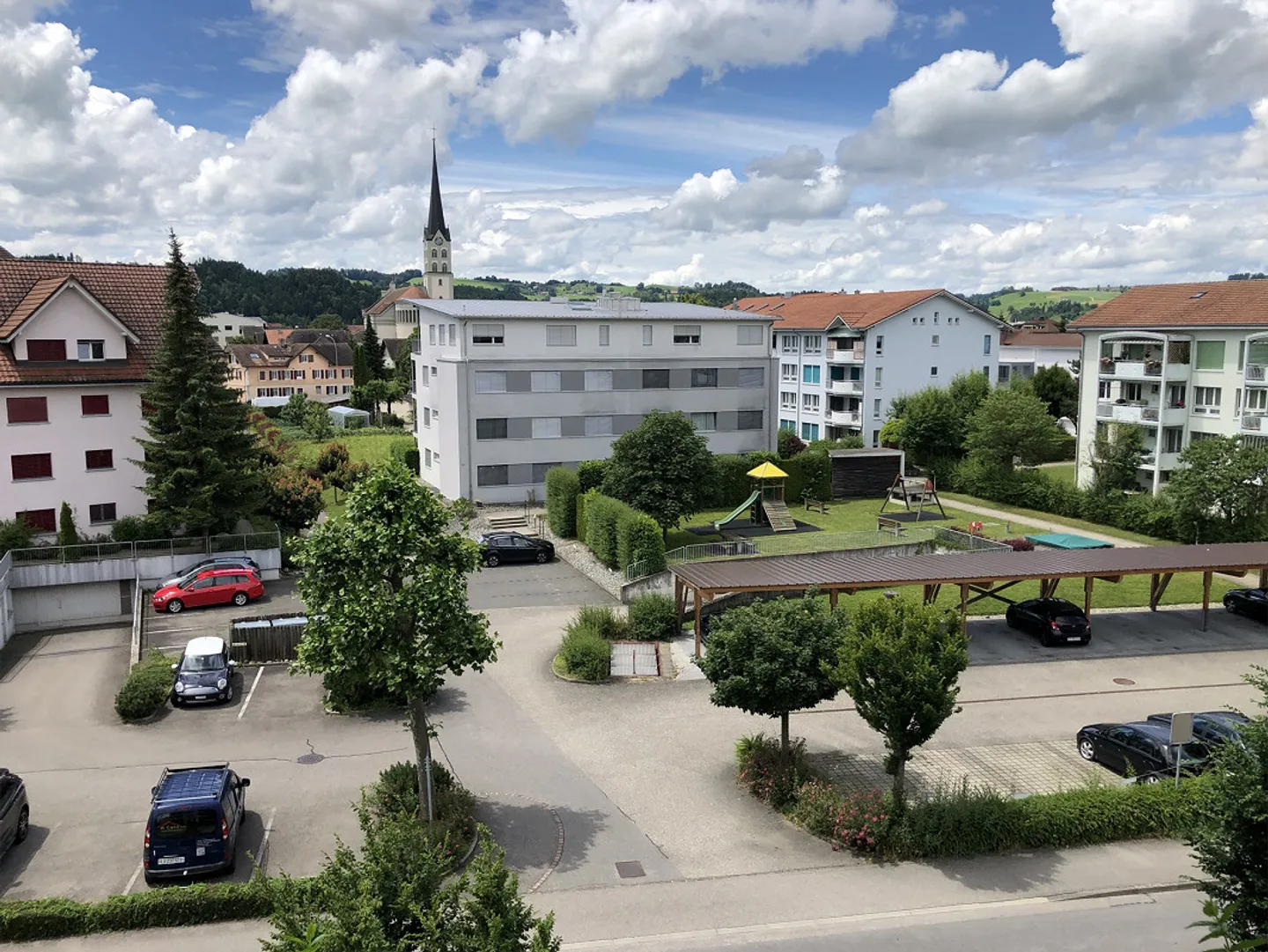 Appartement 2 1/2 pièces dans un endroit calme au centre du village à louer - Photo 1 sur 11