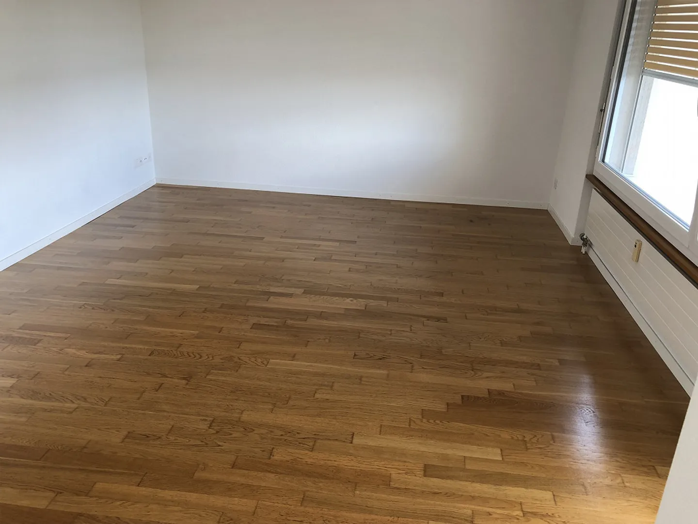 Appartement 2 1/2 pièces dans un endroit calme au centre du village à louer - Photo 2 sur 11