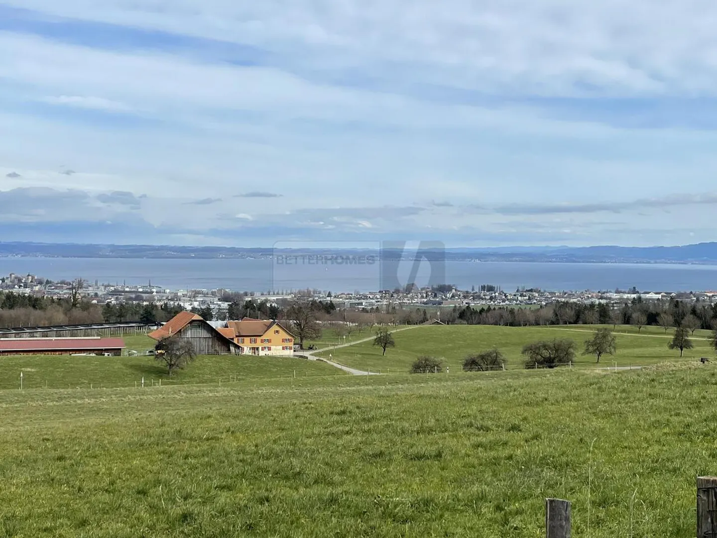 UNICO, TANTO SPAZIO CON SAUNA E VISTA SUL LAGO - Foto 1 di 6