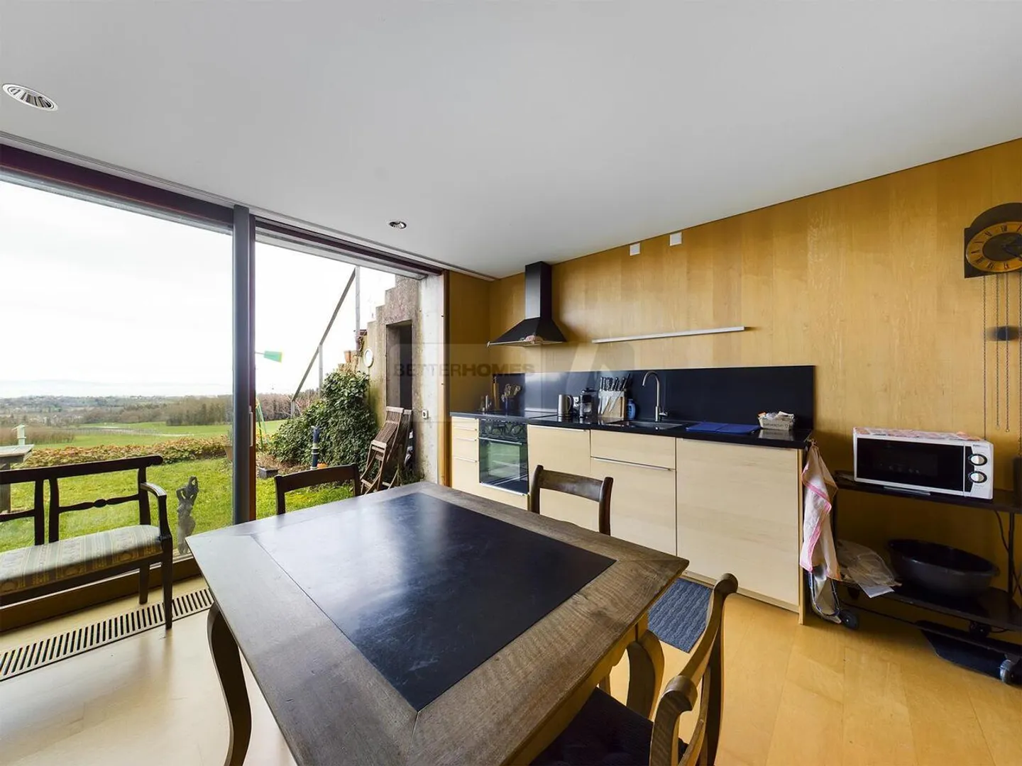 UNICO, TANTO SPAZIO CON SAUNA E VISTA SUL LAGO - Foto 2 di 6