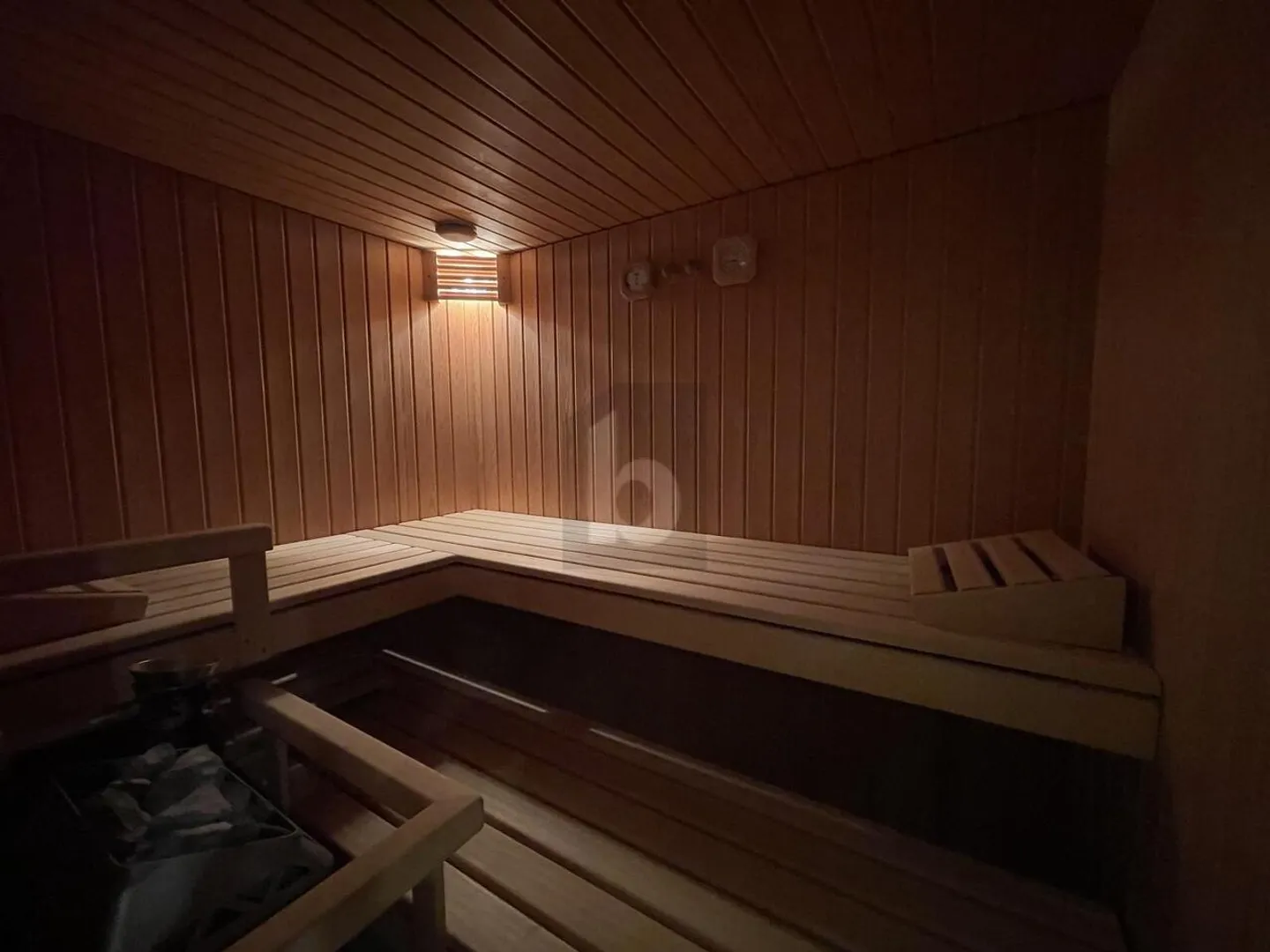 UNICO, TANTO SPAZIO CON SAUNA E VISTA SUL LAGO - Foto 4 di 6