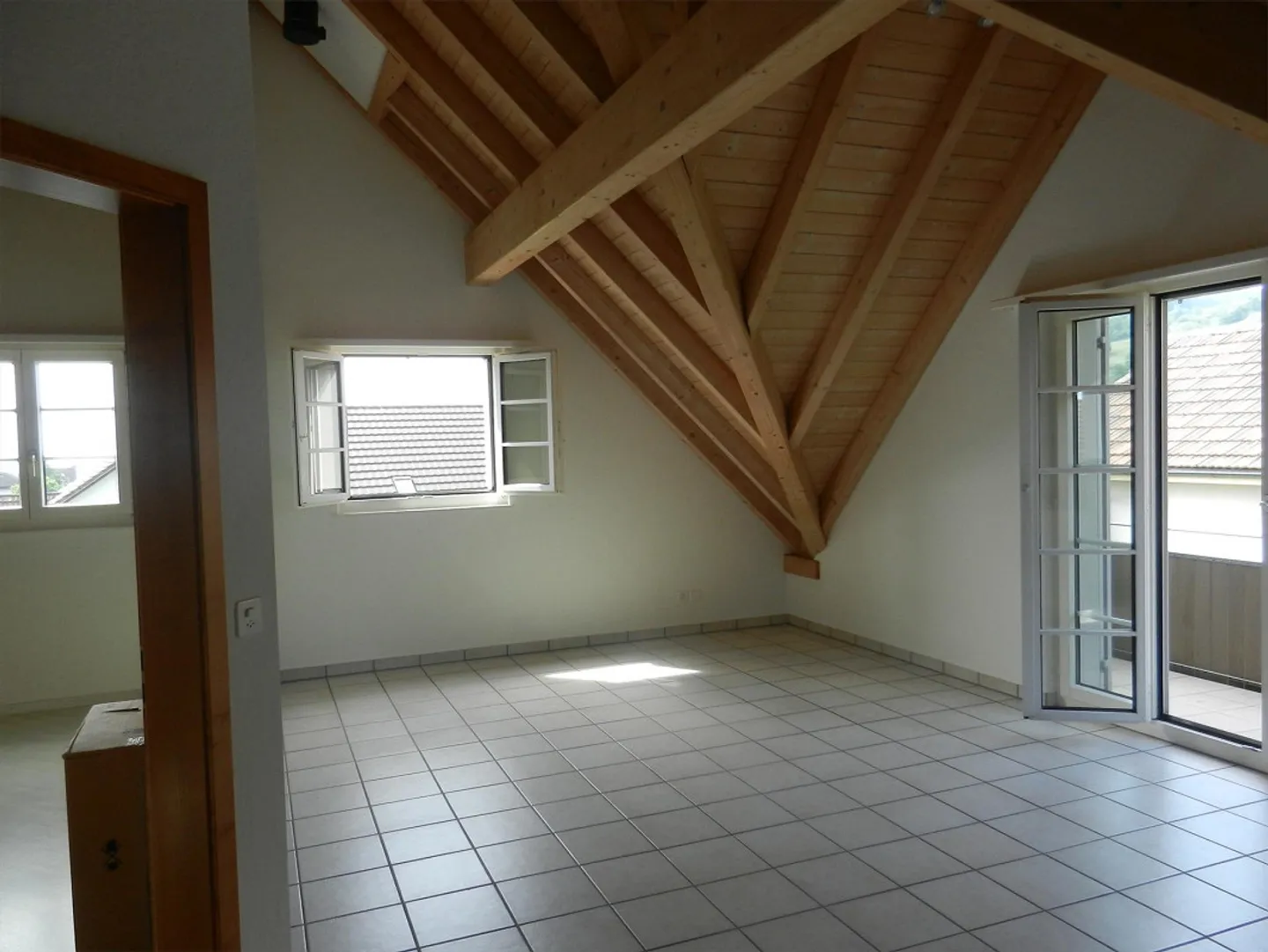 3.5 room apartment (1st floor south) with beautiful view - Photo 1 of 6