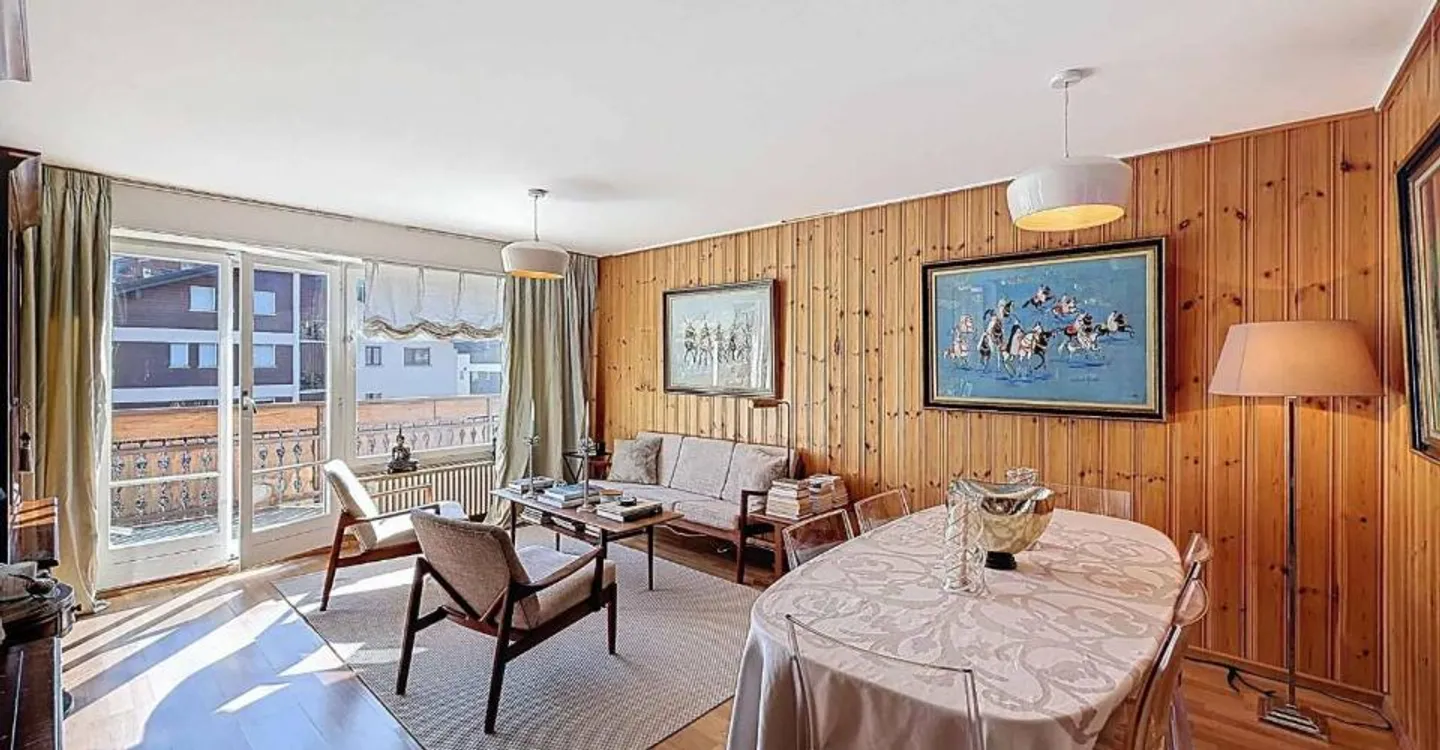 Charmante 4,5 Zimmer in absoluter Ruhe, nur wenige Schritte vom Zentrum entfernt - Foto 1 von 7