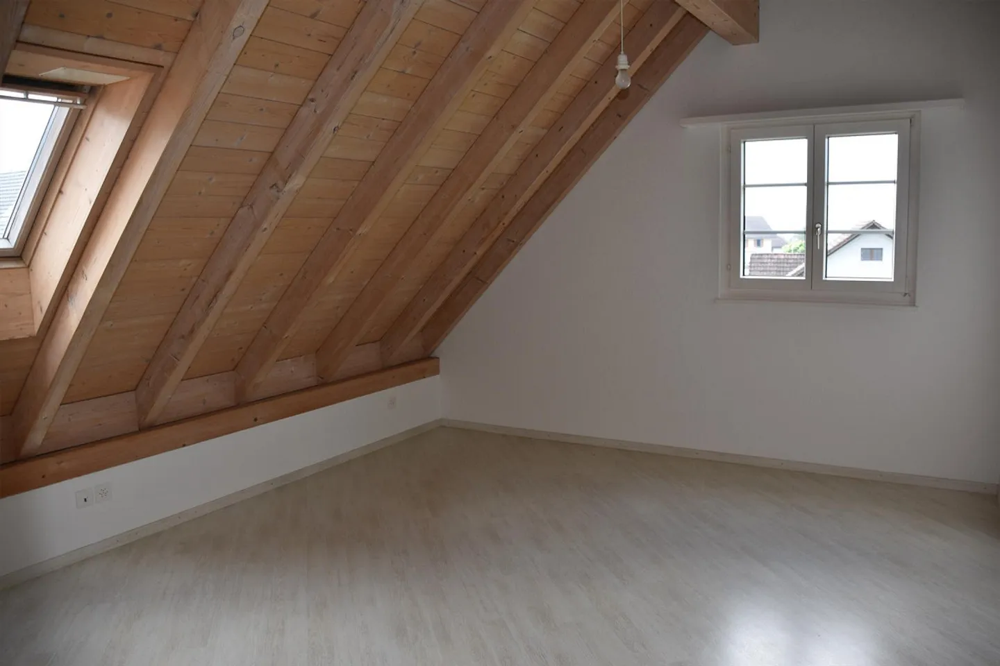 3.5 room apartment (1st floor south) with beautiful view - Photo 4 of 6