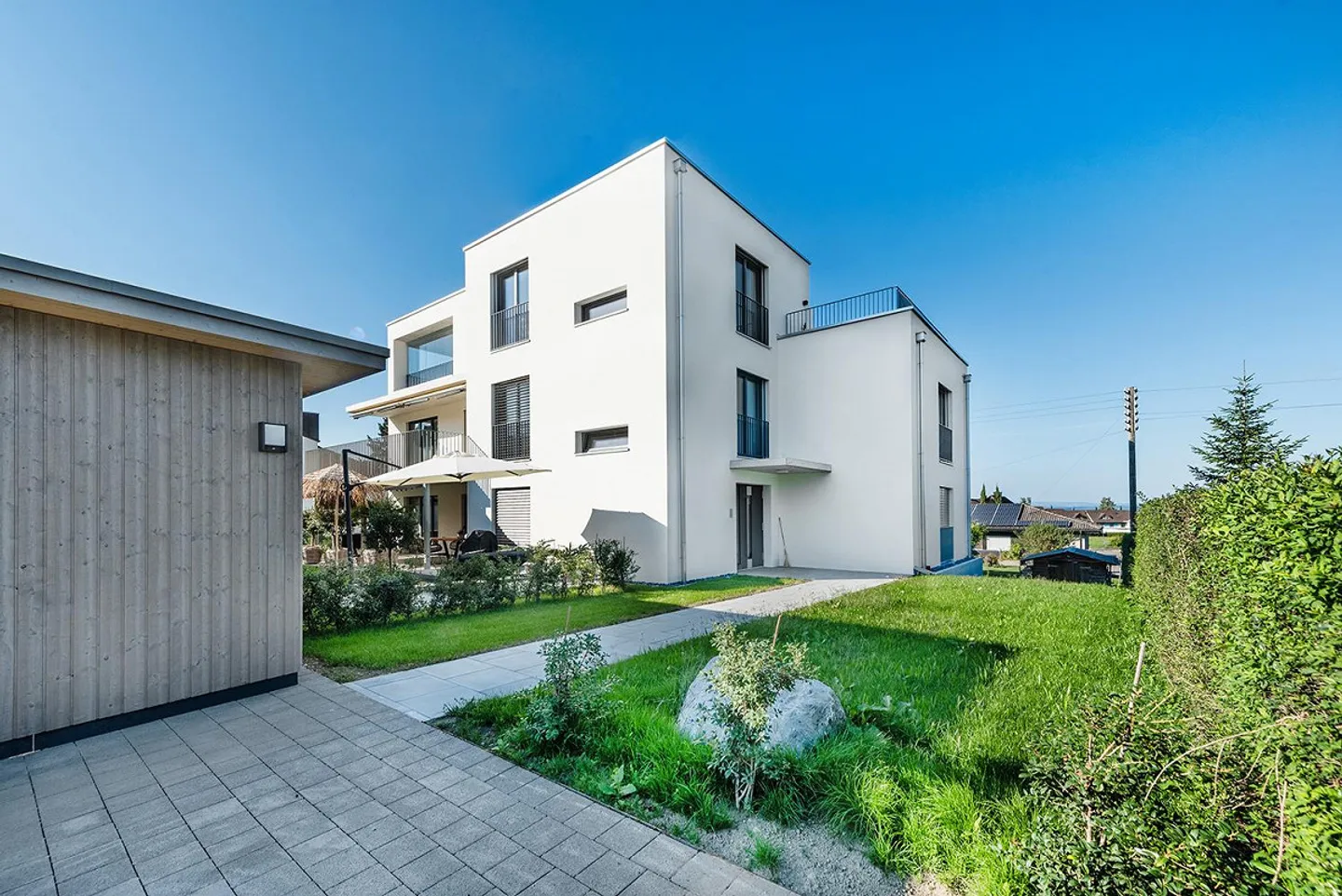 Belle appartement au rez-de-chaussée dans un quartier résidentiel calme - Photo 1 sur 12