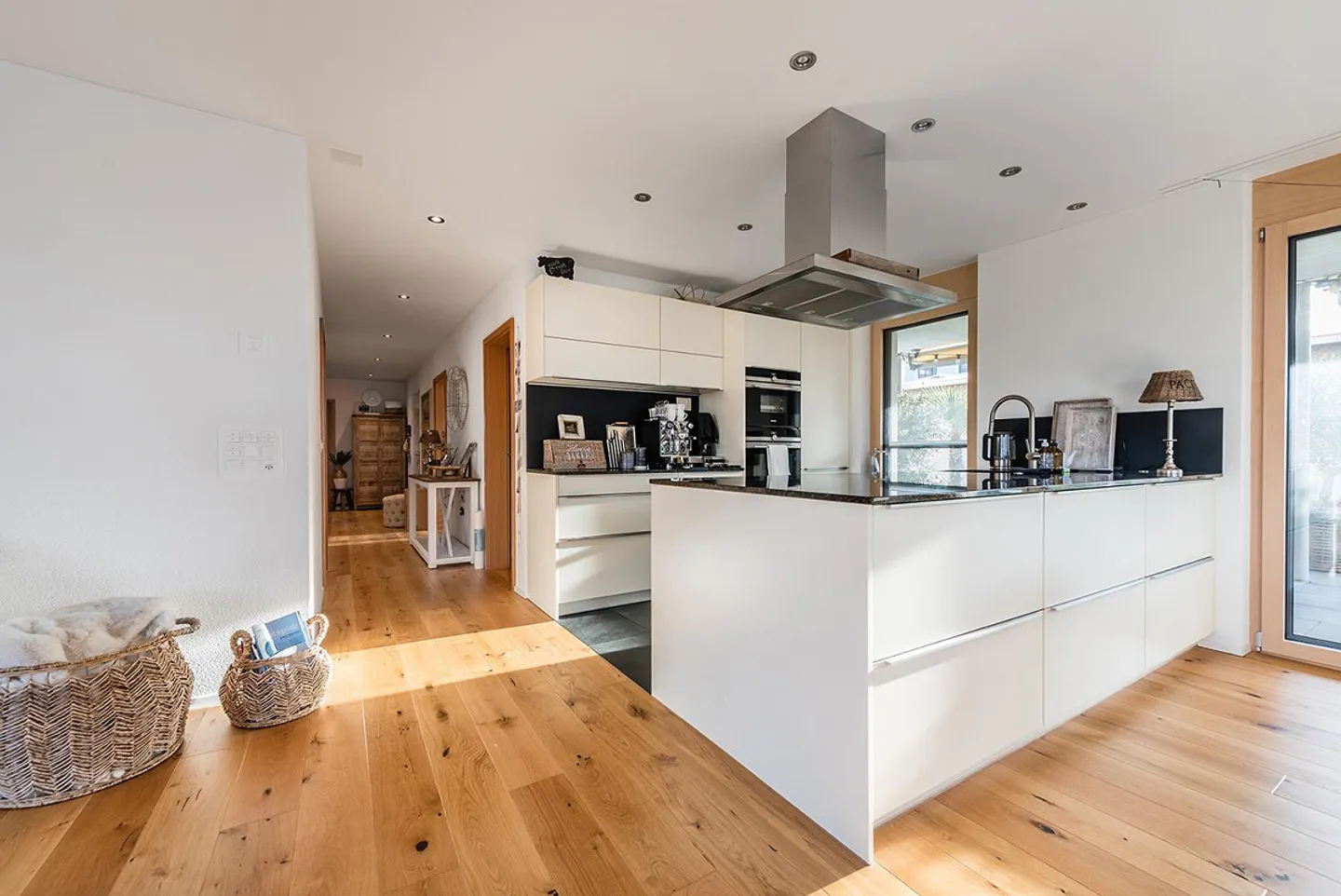 Belle appartement au rez-de-chaussée dans un quartier résidentiel calme - Photo 3 sur 12