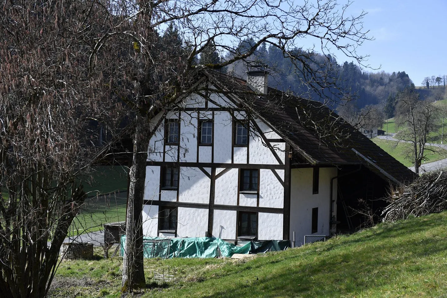 Ferme en bois sur la pente ensoleillée – un paradis naturel de 1771 - Photo 3 sur 17