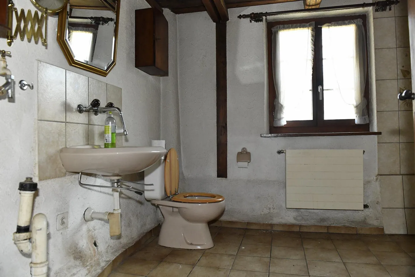 Ferme en bois sur la pente ensoleillée – un paradis naturel de 1771 - Photo 9 sur 17