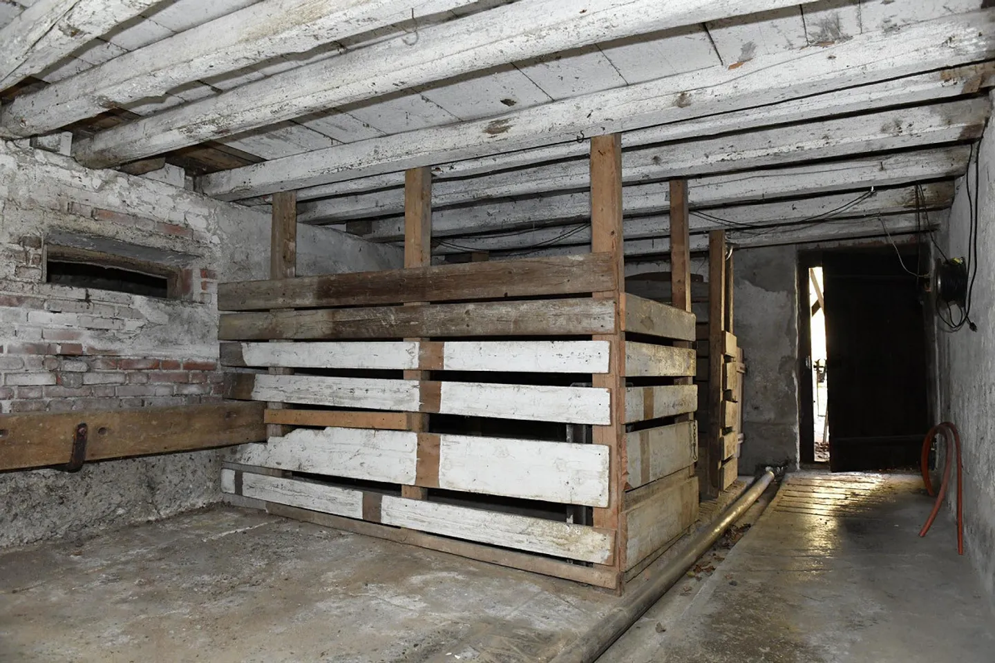 Ferme en bois sur la pente ensoleillée – un paradis naturel de 1771 - Photo 15 sur 17