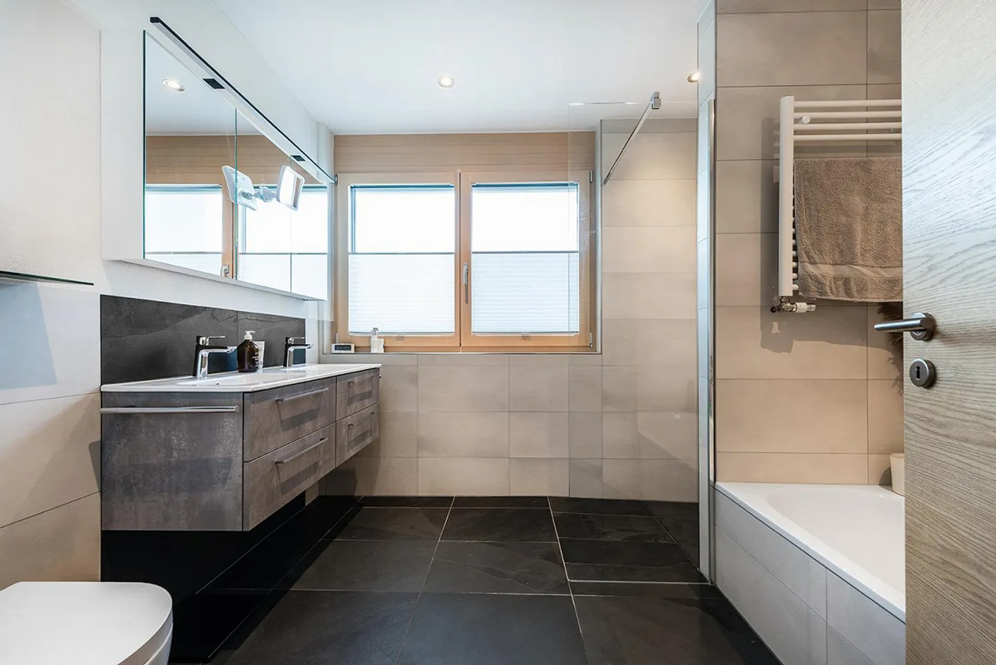 Belle appartement au rez-de-chaussée dans un quartier résidentiel calme - Photo 9 sur 12