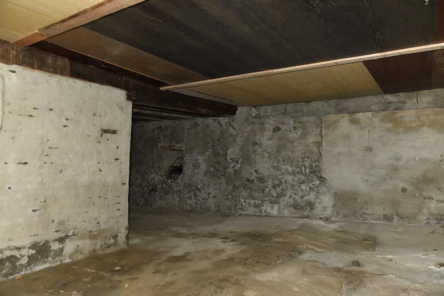 Ferme en bois sur la pente ensoleillée – un paradis naturel de 1771 - Photo 16 sur 17