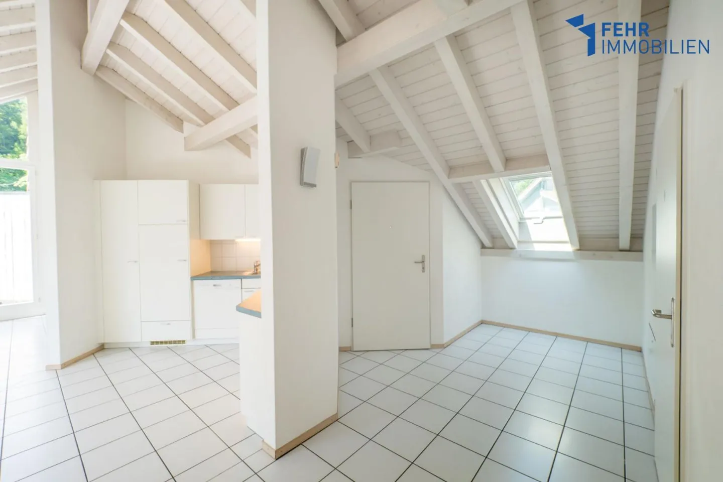 Charmante 4½-Zimmer-Dachwohnung - Foto 2 von 13