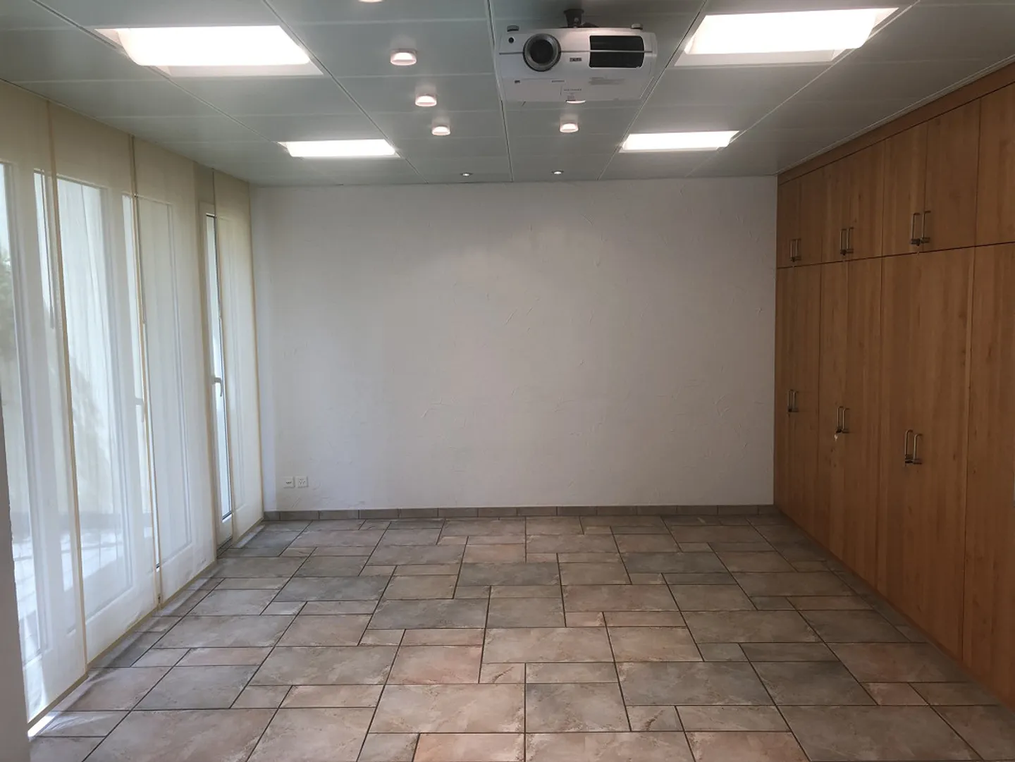 Appartement d'une chambre calme avec espace jardin au centre de Töss - Photo 3 sur 10
