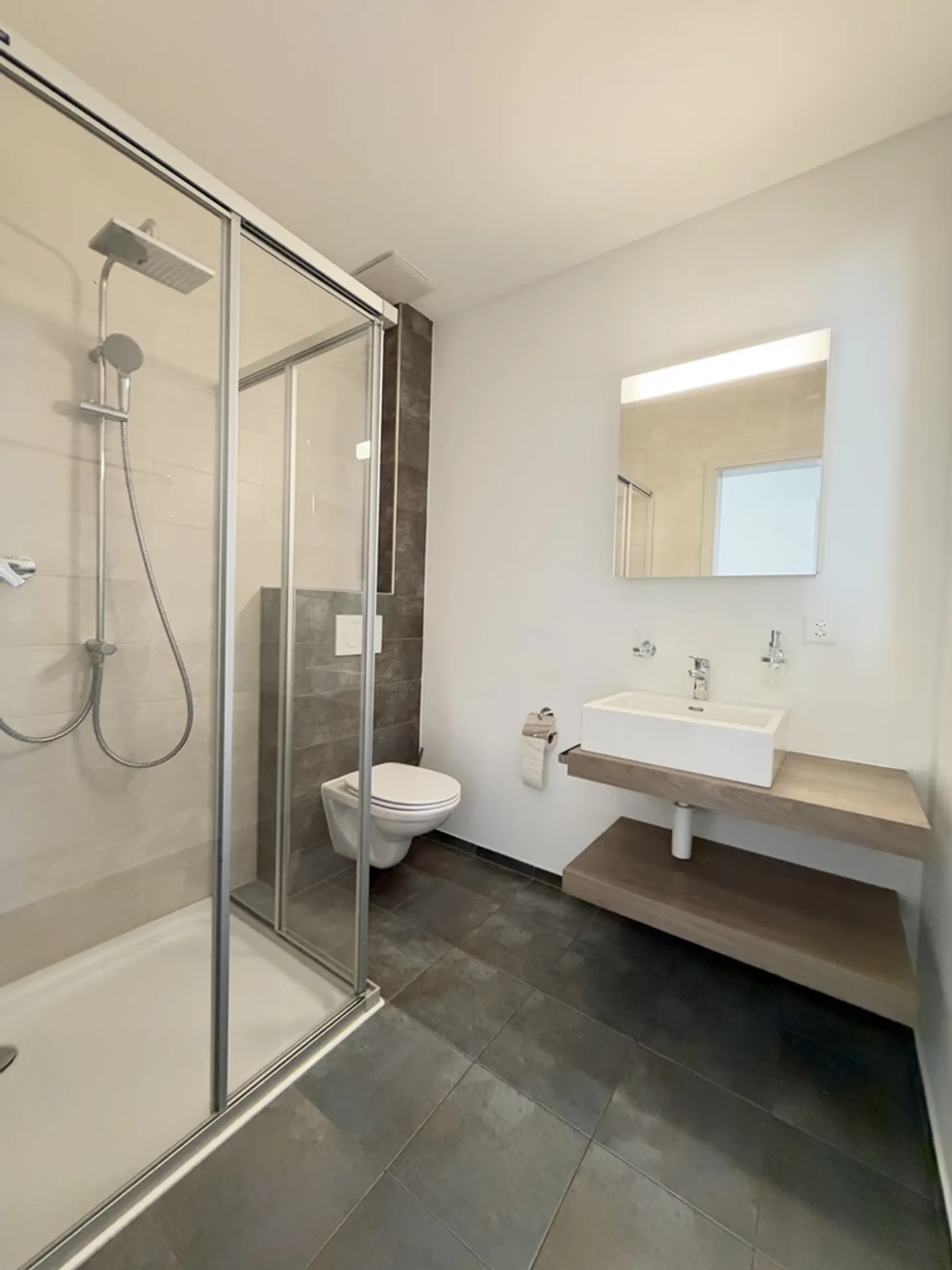 Family-Friendly Apartment - Photo 9 of 12
