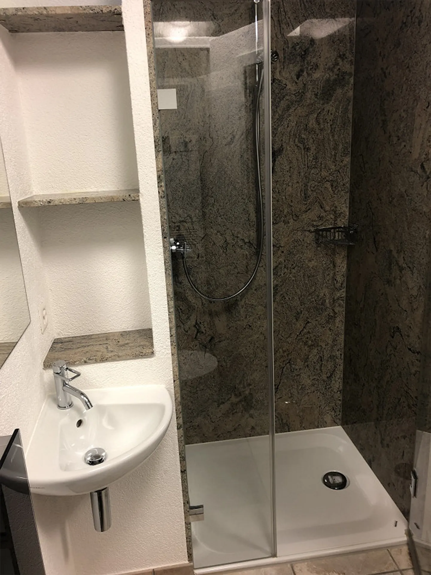 Appartement d'une chambre calme avec espace jardin au centre de Töss - Photo 6 sur 10