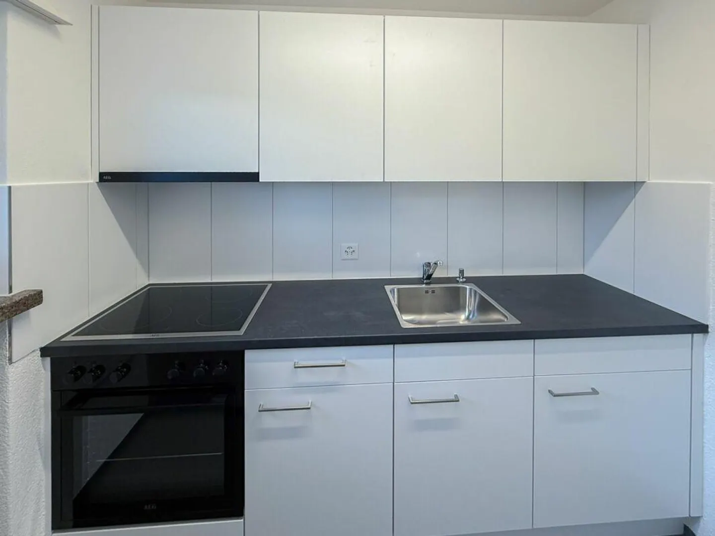 Apartment seeks single! - Photo 1 of 8