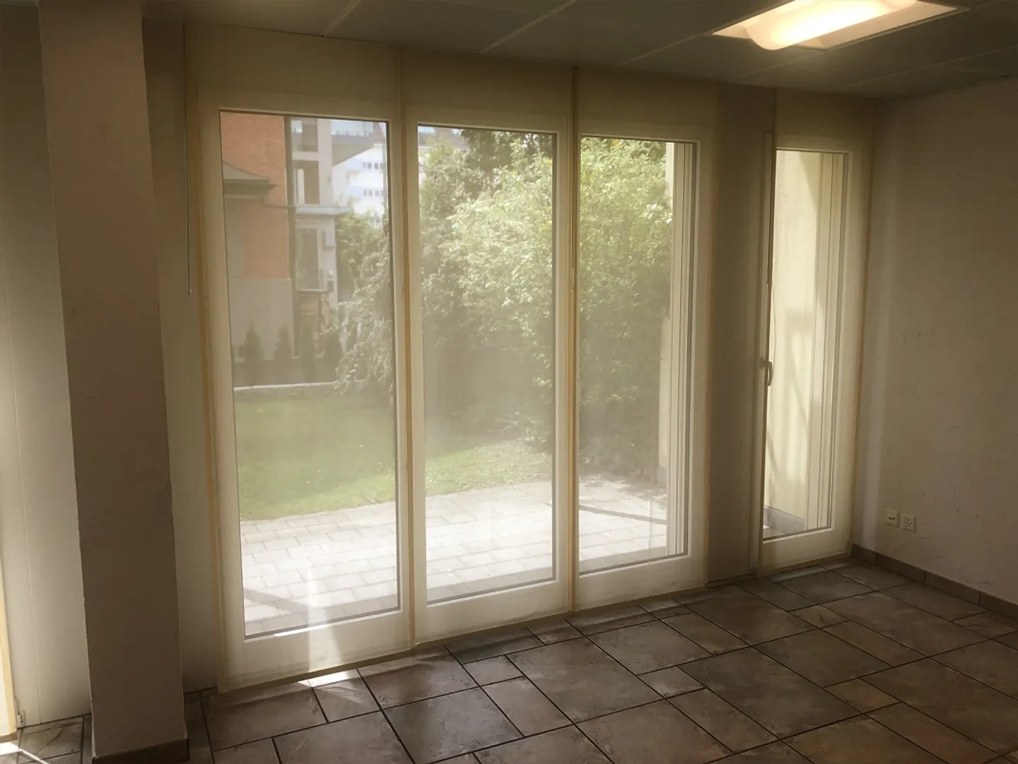 Appartement d'une chambre calme avec espace jardin au centre de Töss - Photo 9 sur 10