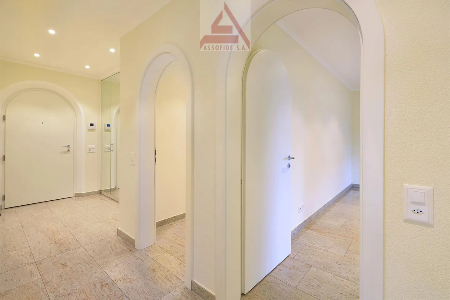 Appartement élégant de 4.5 pièces - Photo 2 sur 10