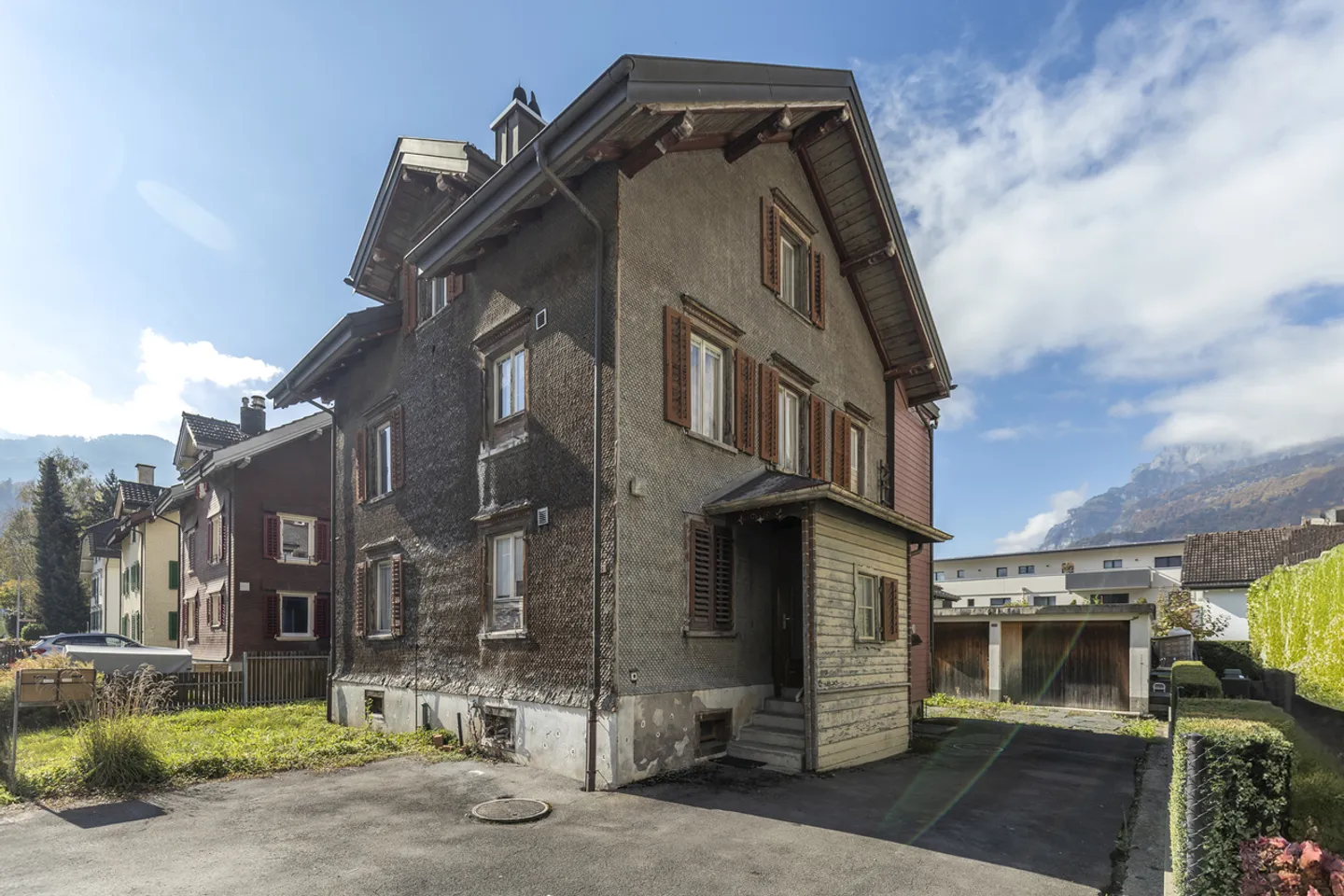 Terrain à bâtir avec ancienne propriété près du lac - Photo 1 sur 6