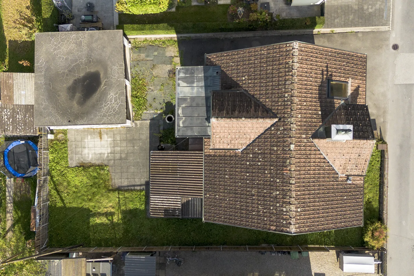 Terrain à bâtir avec ancienne propriété près du lac - Photo 2 sur 6