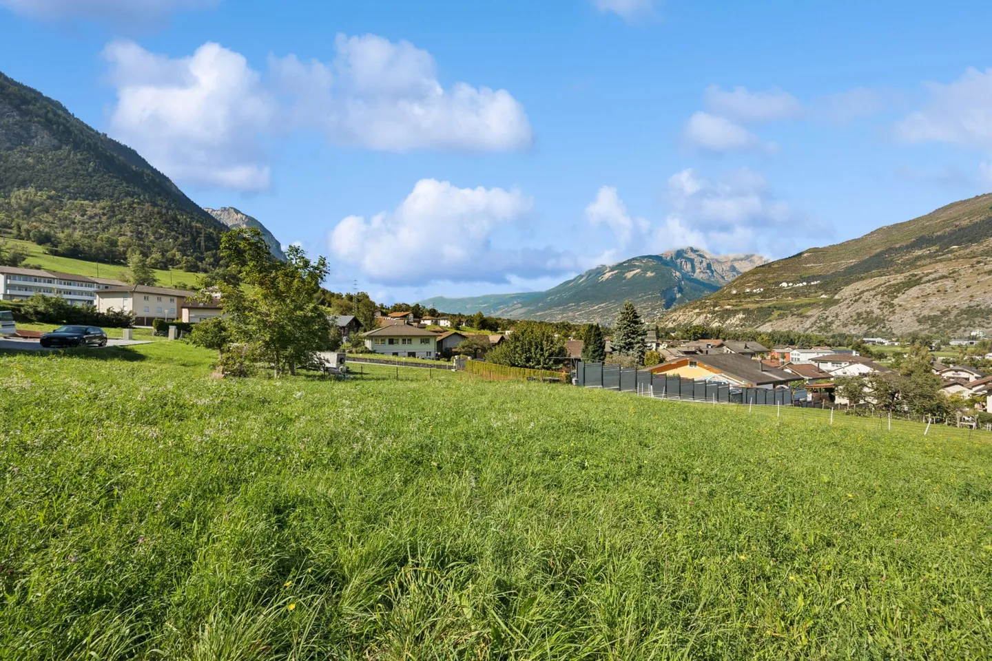 Building land with versatile usage possibilities - Photo 4 of 12